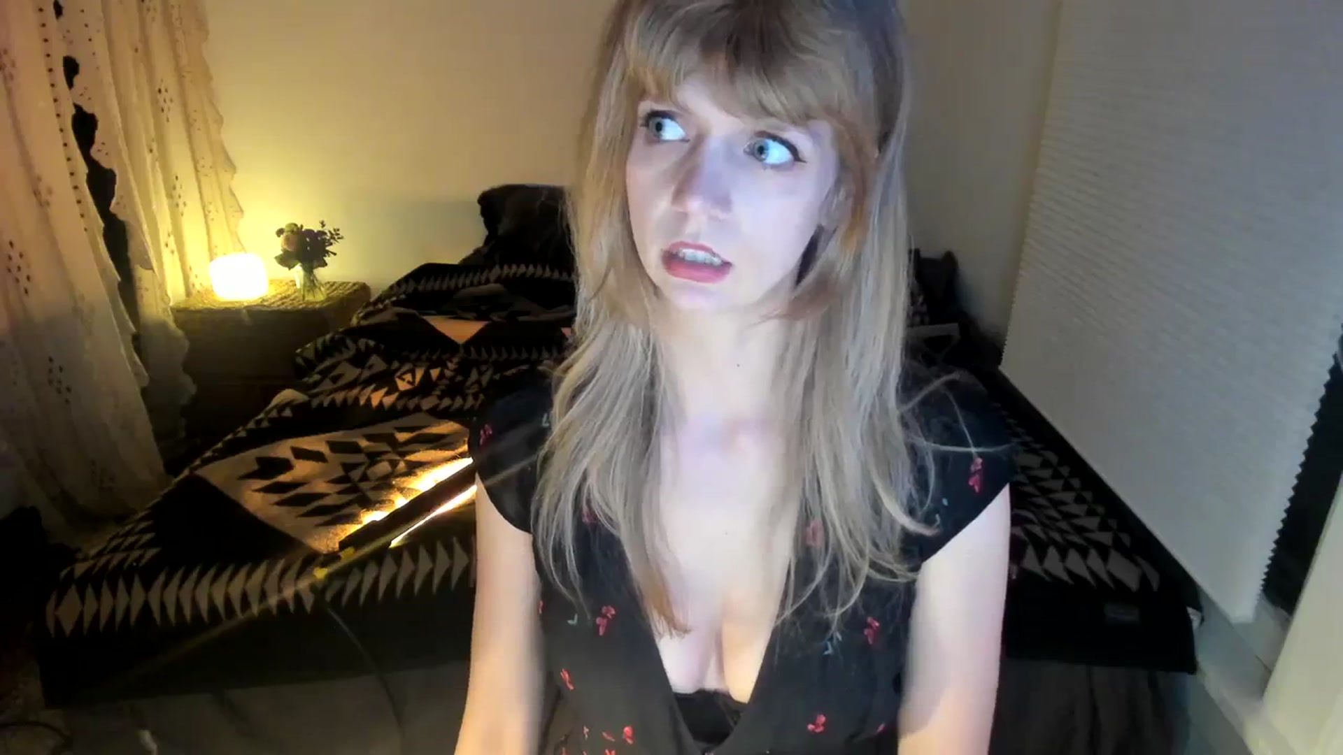 Gallery image thumbnail from muffinmoon's myfreecams stream on, 03/10/2024, 04:53 image 3 of 20