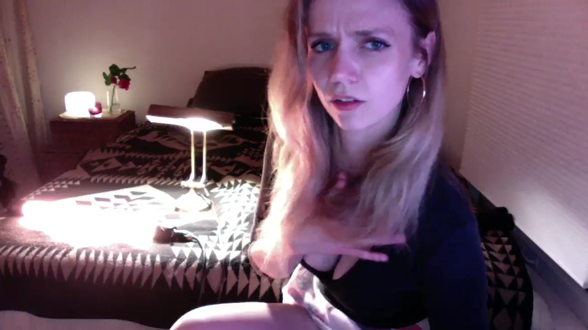 Gallery image thumbnail from muffinmoon's myfreecams stream on, 05/20/2024, 07:03 image 15 of 20