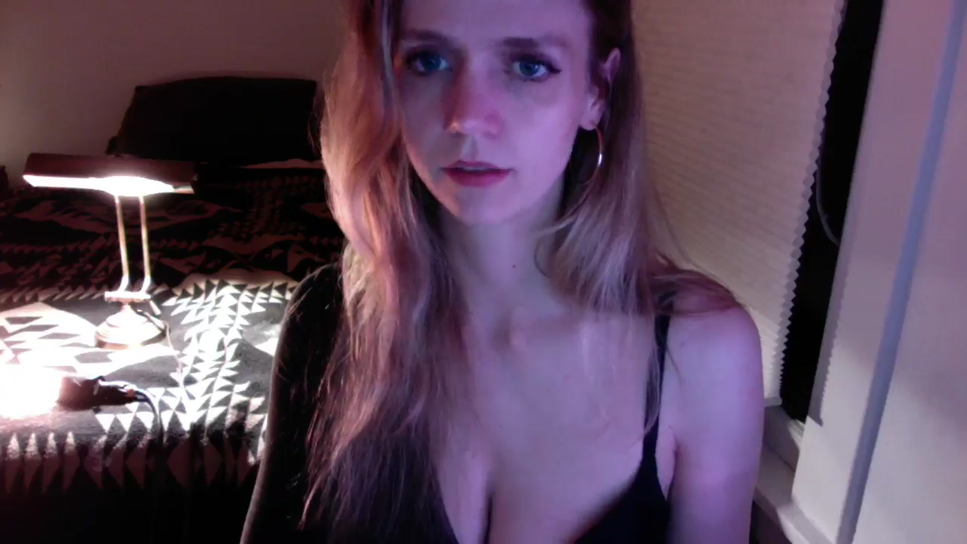 Gallery image thumbnail from muffinmoon's myfreecams stream on, 05/20/2024, 07:03 image 18 of 20