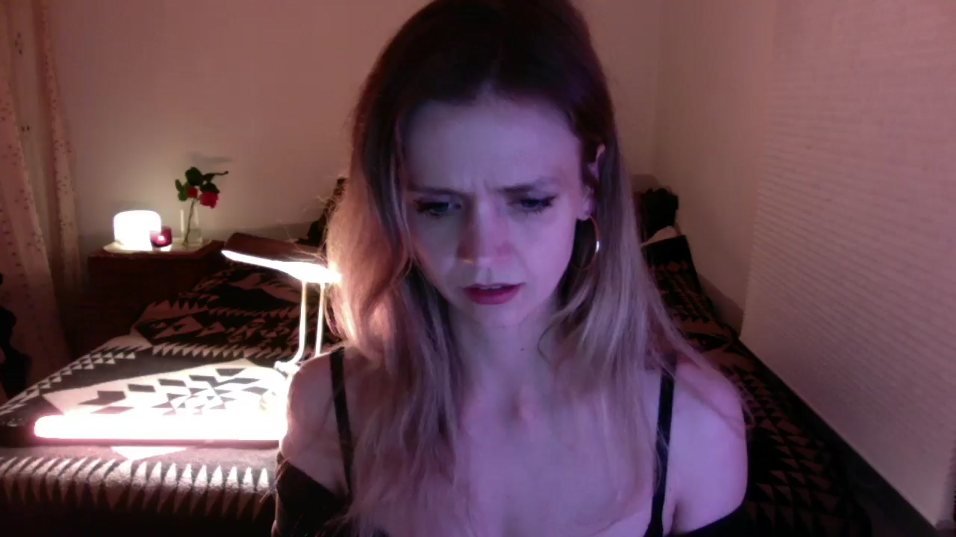 Gallery image thumbnail from muffinmoon's myfreecams stream on, 05/20/2024, 07:03 image 8 of 20