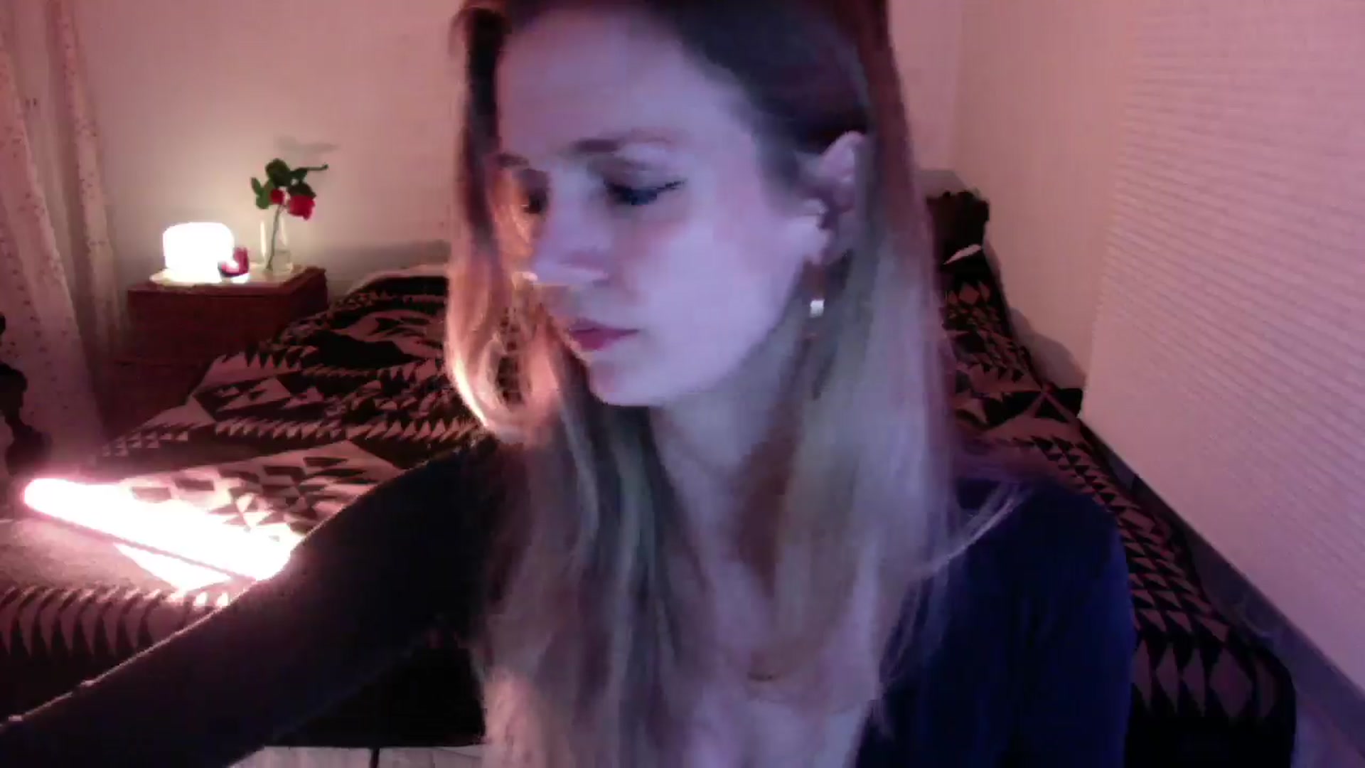 Gallery image thumbnail from muffinmoon's myfreecams stream on, 05/20/2024, 07:03 image 3 of 20