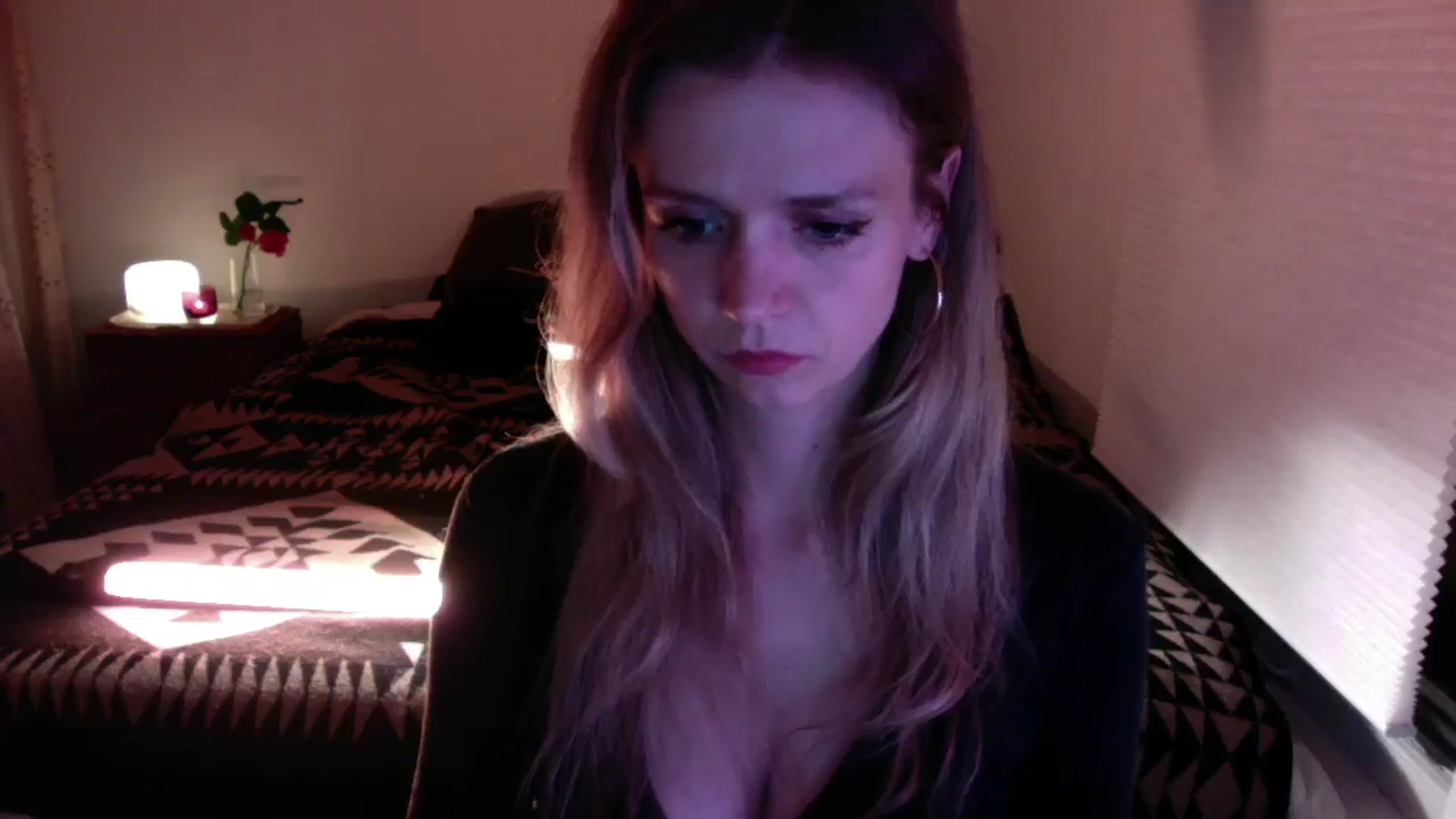 Gallery image thumbnail from muffinmoon's myfreecams stream on, 05/20/2024, 07:03 image 14 of 20