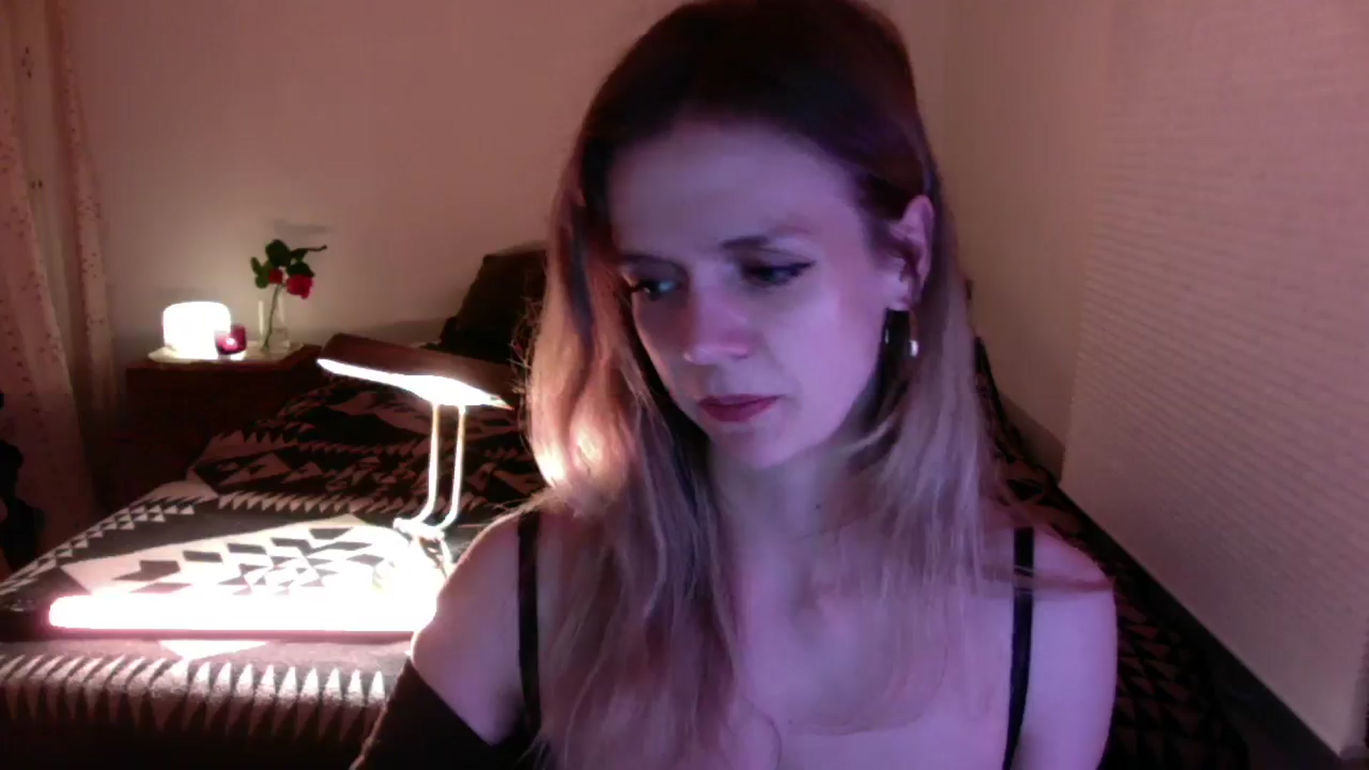 Gallery image thumbnail from muffinmoon's myfreecams stream on, 05/20/2024, 07:03 image 9 of 20