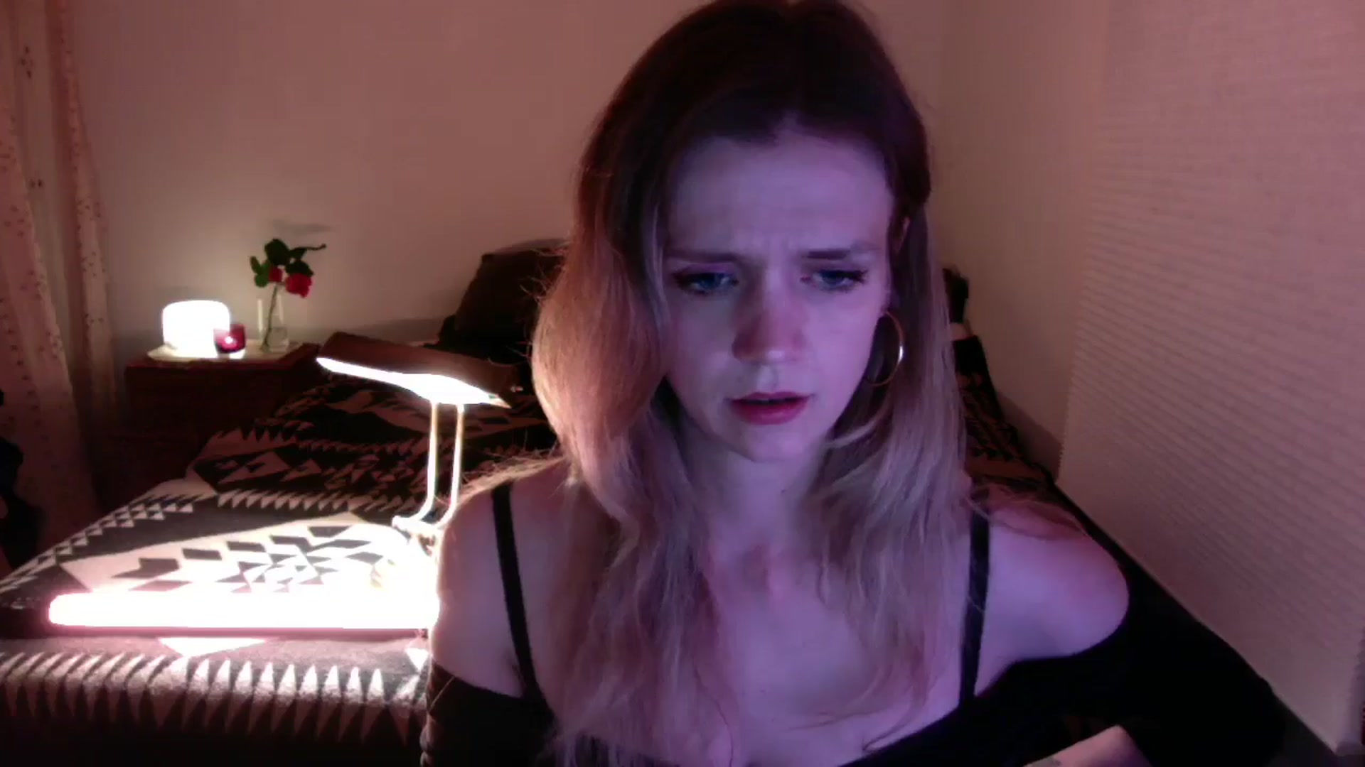 Gallery image thumbnail from muffinmoon's myfreecams stream on, 05/20/2024, 07:03 image 11 of 20