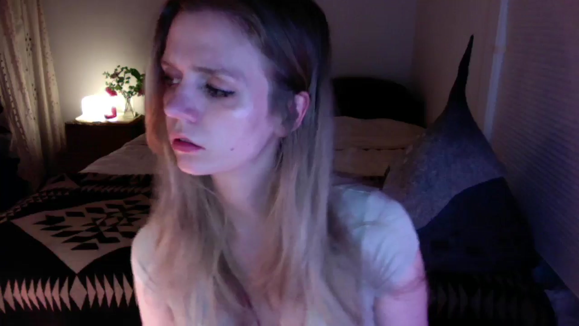 Gallery image thumbnail from muffinmoon's myfreecams stream on, 05/26/2024, 07:38 image 4 of 20