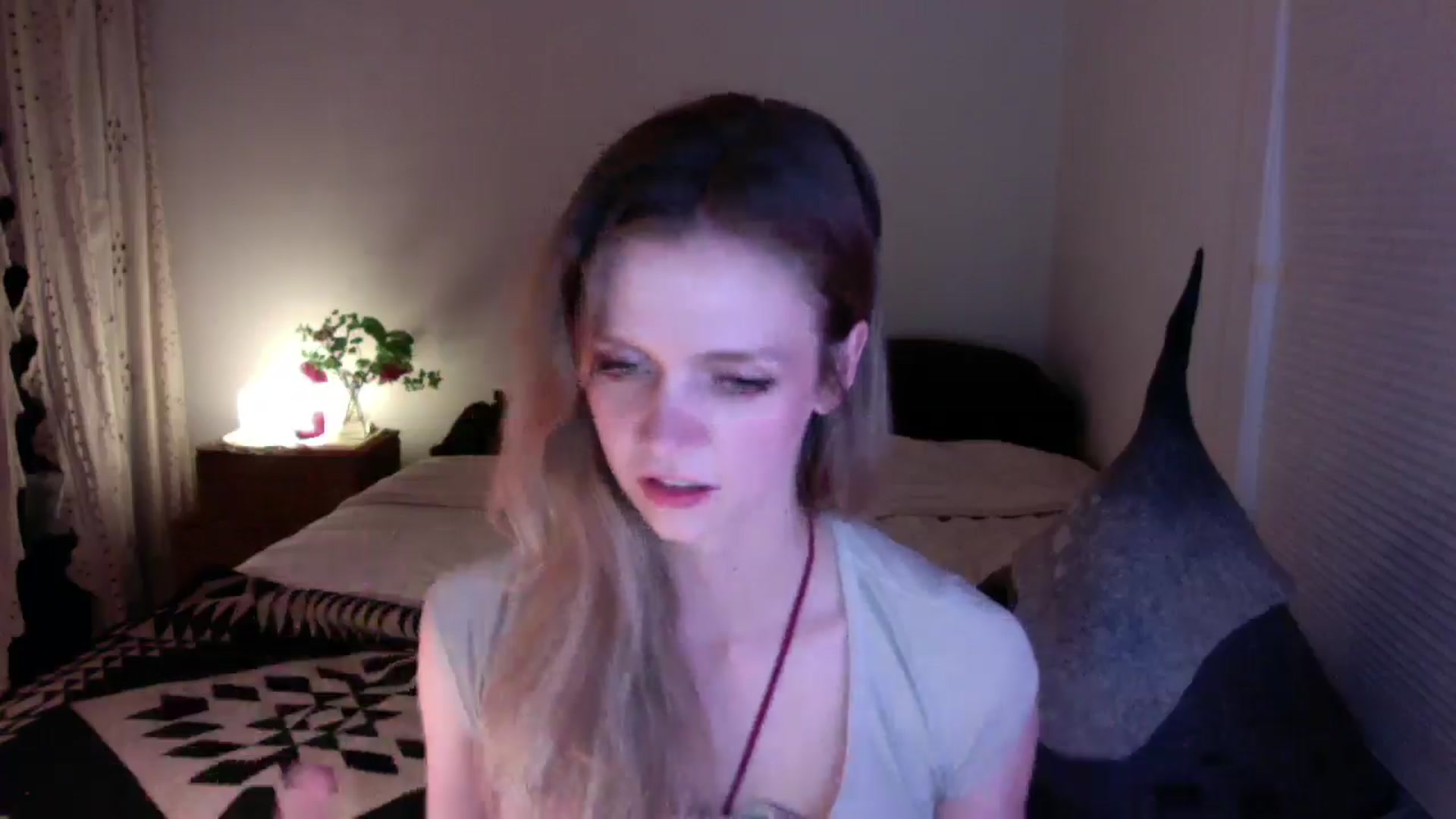 Gallery image thumbnail from muffinmoon's myfreecams stream on, 05/26/2024, 07:38 image 19 of 20