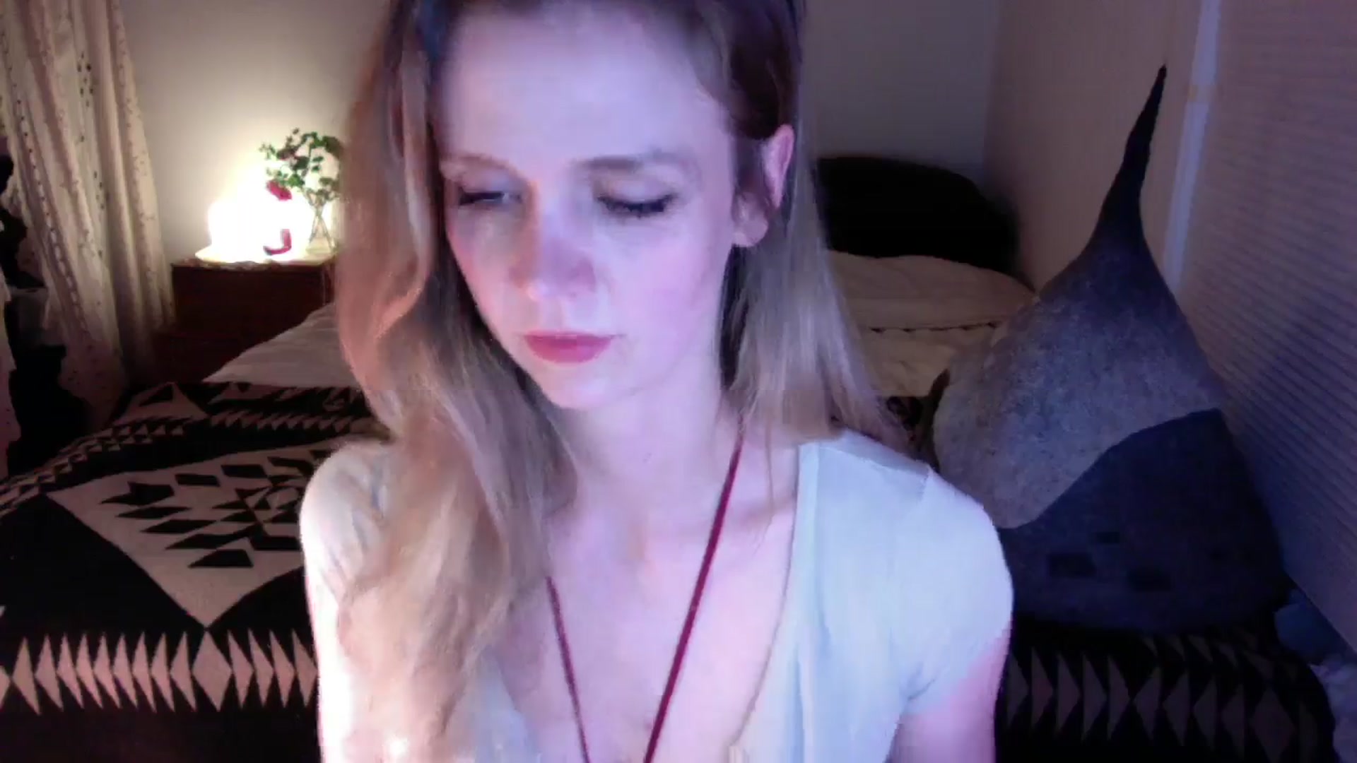 Gallery image thumbnail from muffinmoon's myfreecams stream on, 05/26/2024, 07:38 image 9 of 20