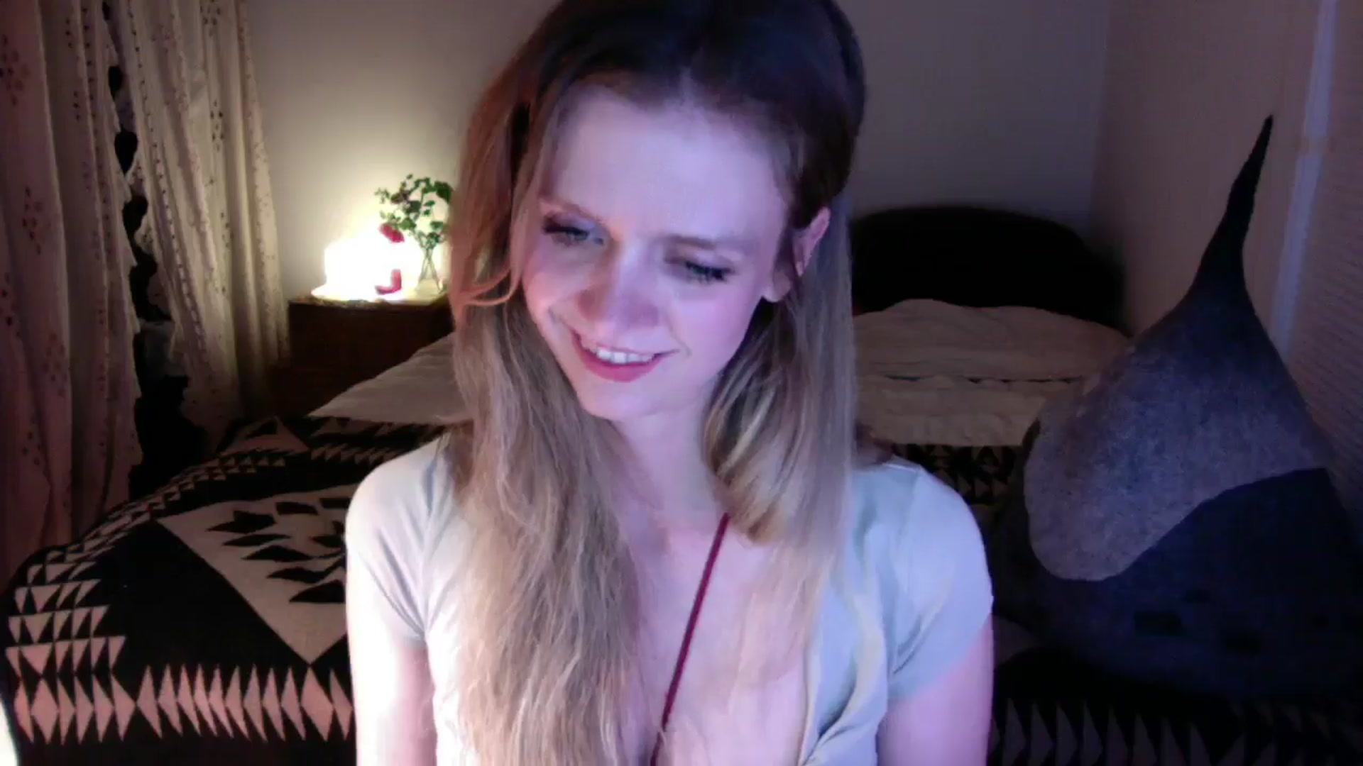 Gallery image thumbnail from muffinmoon's myfreecams stream on, 05/26/2024, 07:38 image 16 of 20