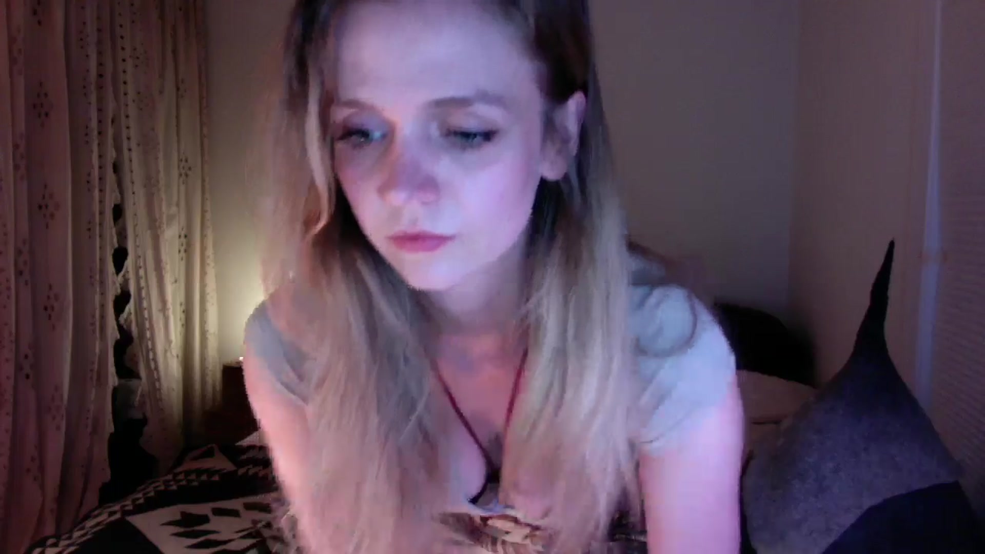 Gallery image thumbnail from muffinmoon's myfreecams stream on, 05/26/2024, 07:38 image 15 of 20