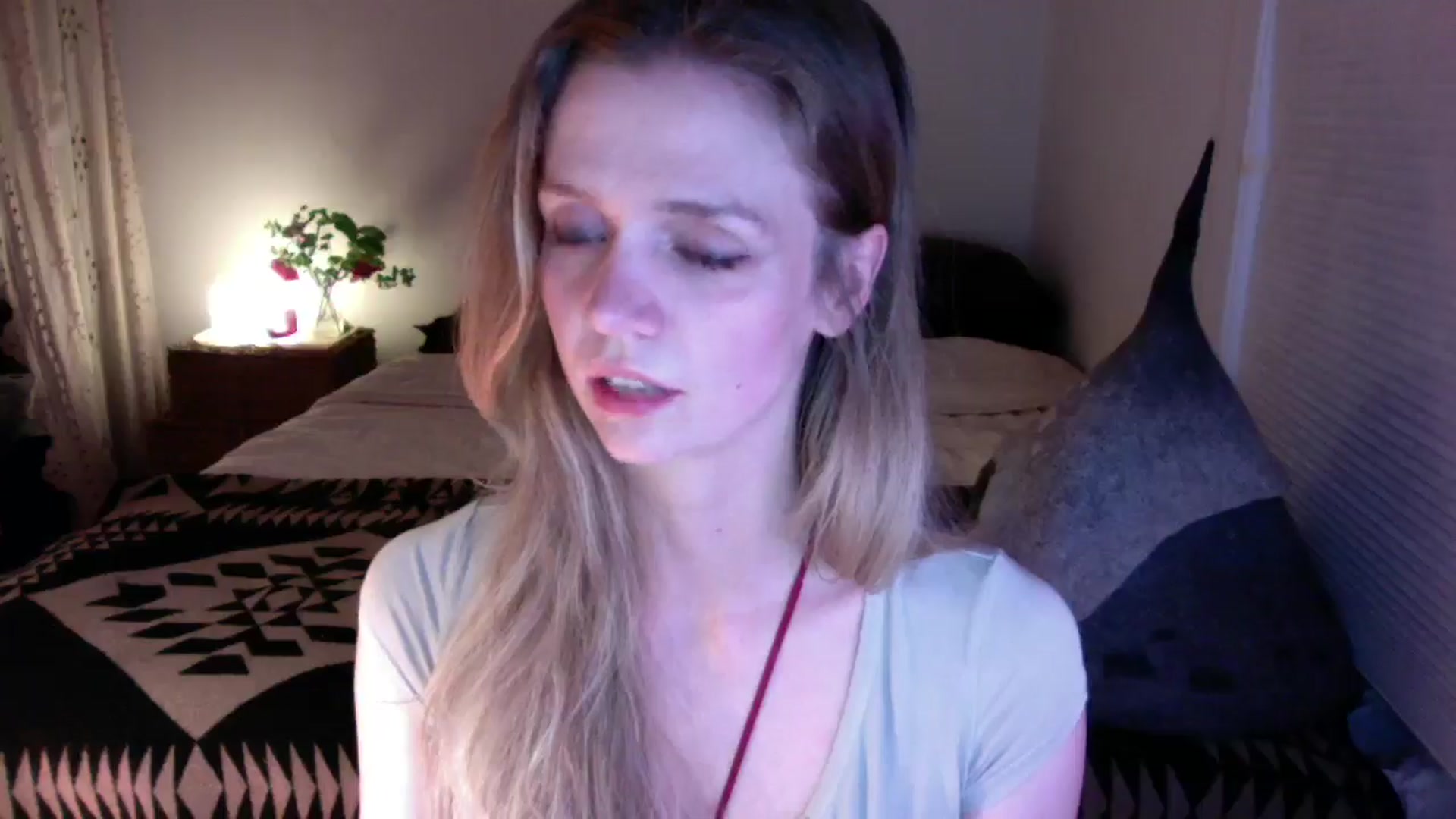 Gallery image thumbnail from muffinmoon's myfreecams stream on, 05/26/2024, 07:38 image 10 of 20