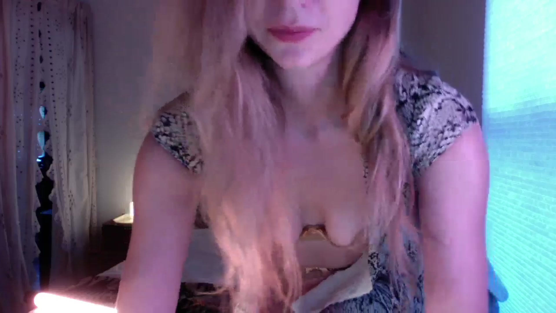 Gallery image thumbnail from muffinmoon's myfreecams stream on, 06/21/2024, 04:26 image 4 of 20