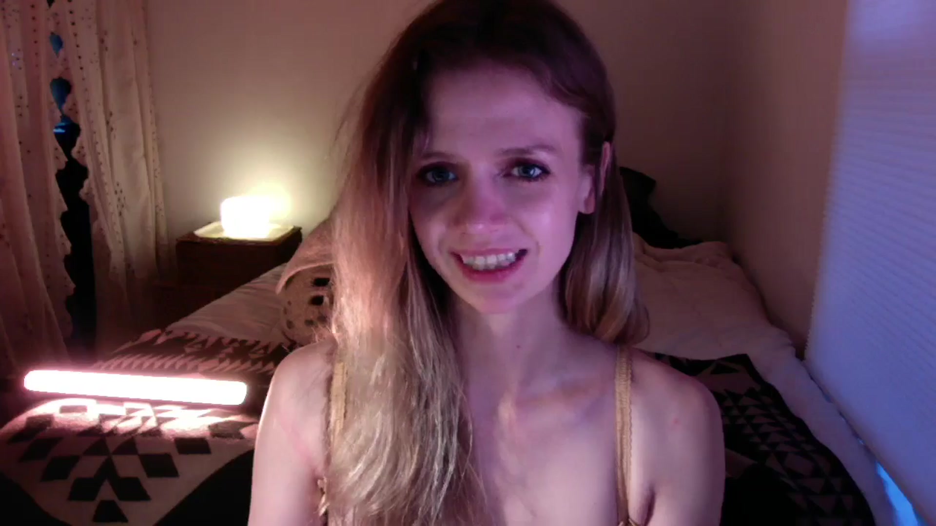 Gallery image thumbnail from muffinmoon's myfreecams stream on, 06/21/2024, 04:26 image 17 of 20