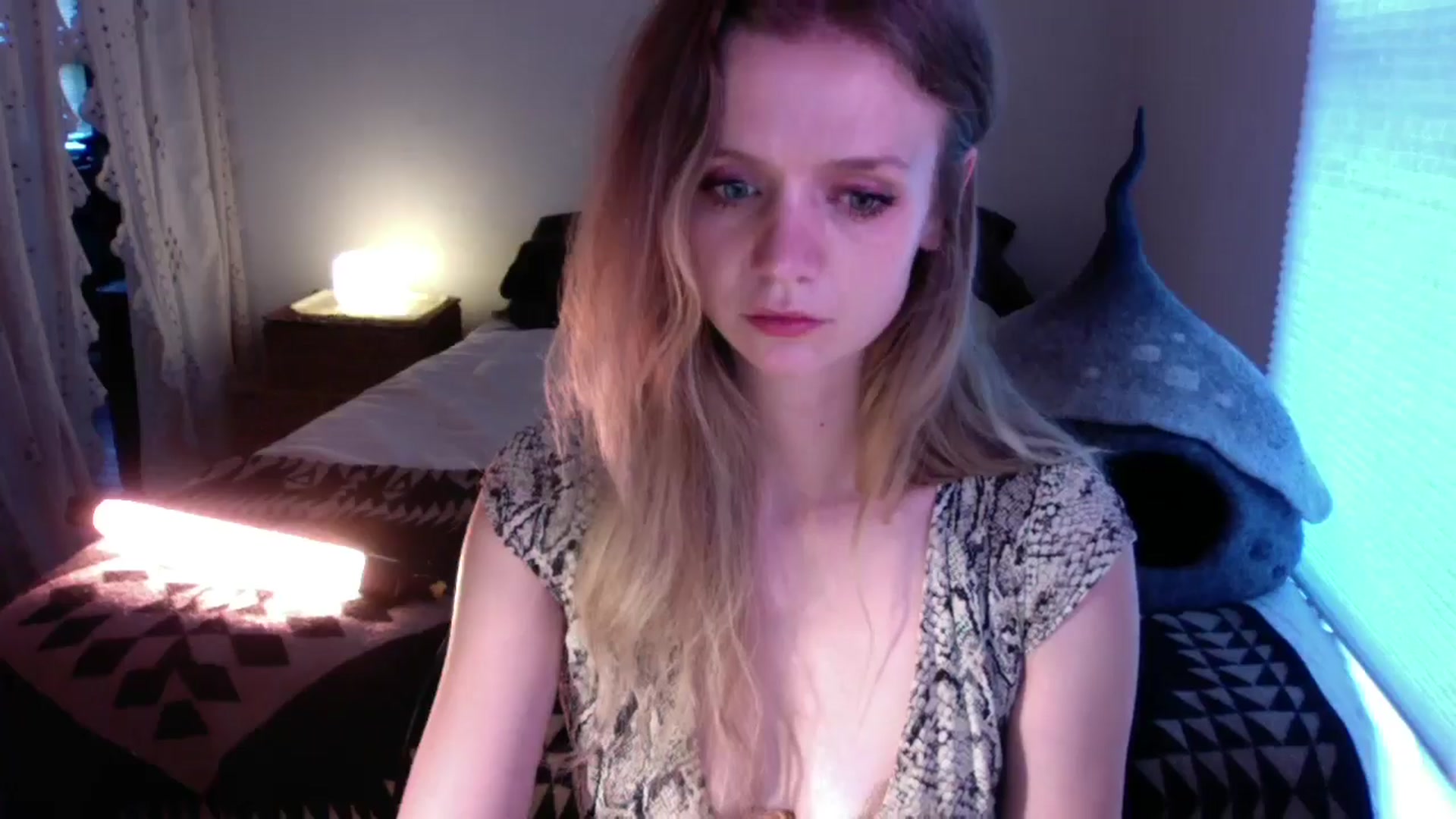 Gallery image thumbnail from muffinmoon's myfreecams stream on, 06/21/2024, 04:26 image 2 of 20