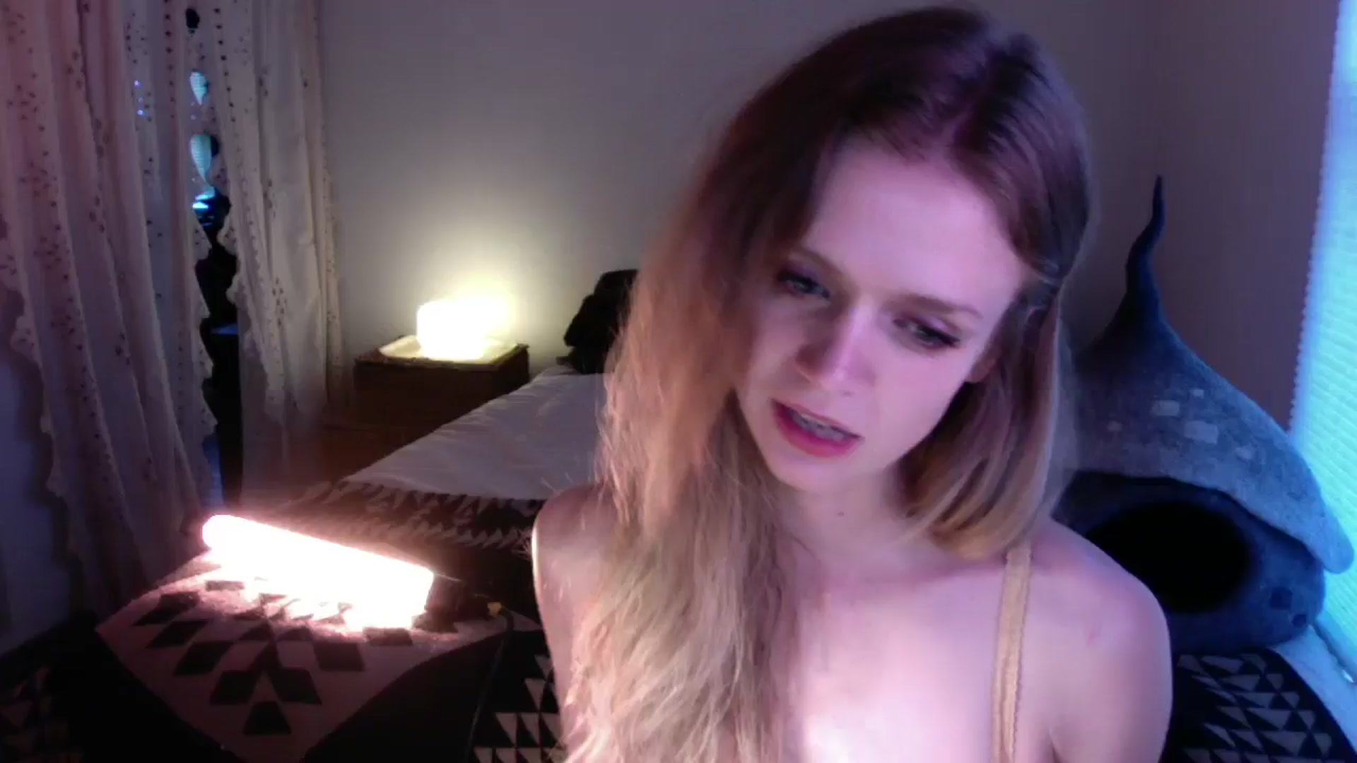 Gallery image thumbnail from muffinmoon's myfreecams stream on, 06/21/2024, 04:26 image 6 of 20