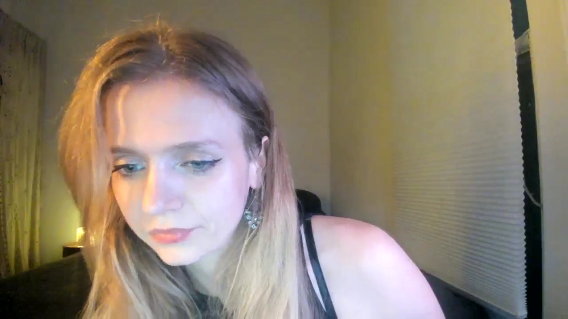 Gallery image thumbnail from muffinmoon's myfreecams stream on, 07/07/2024, 05:14 image 6 of 20