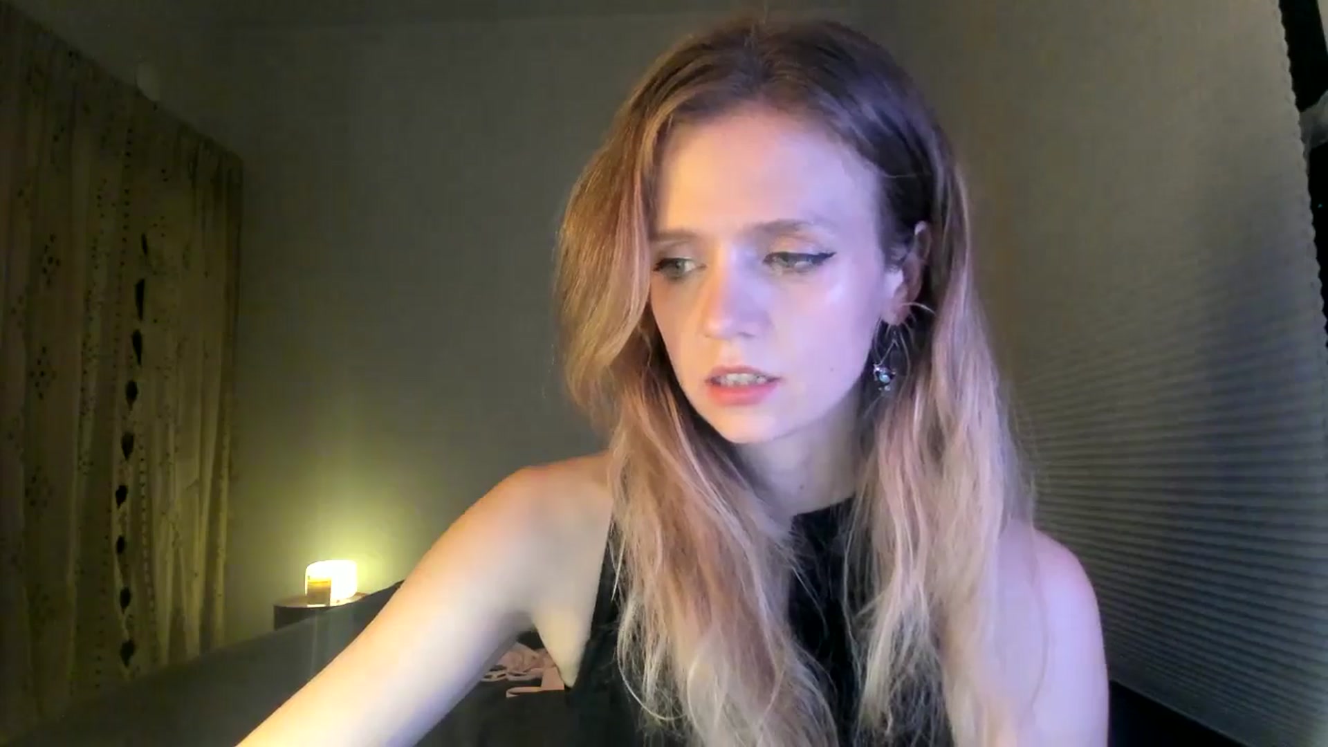 Gallery image thumbnail from muffinmoon's myfreecams stream on, 07/07/2024, 05:14 image 10 of 20