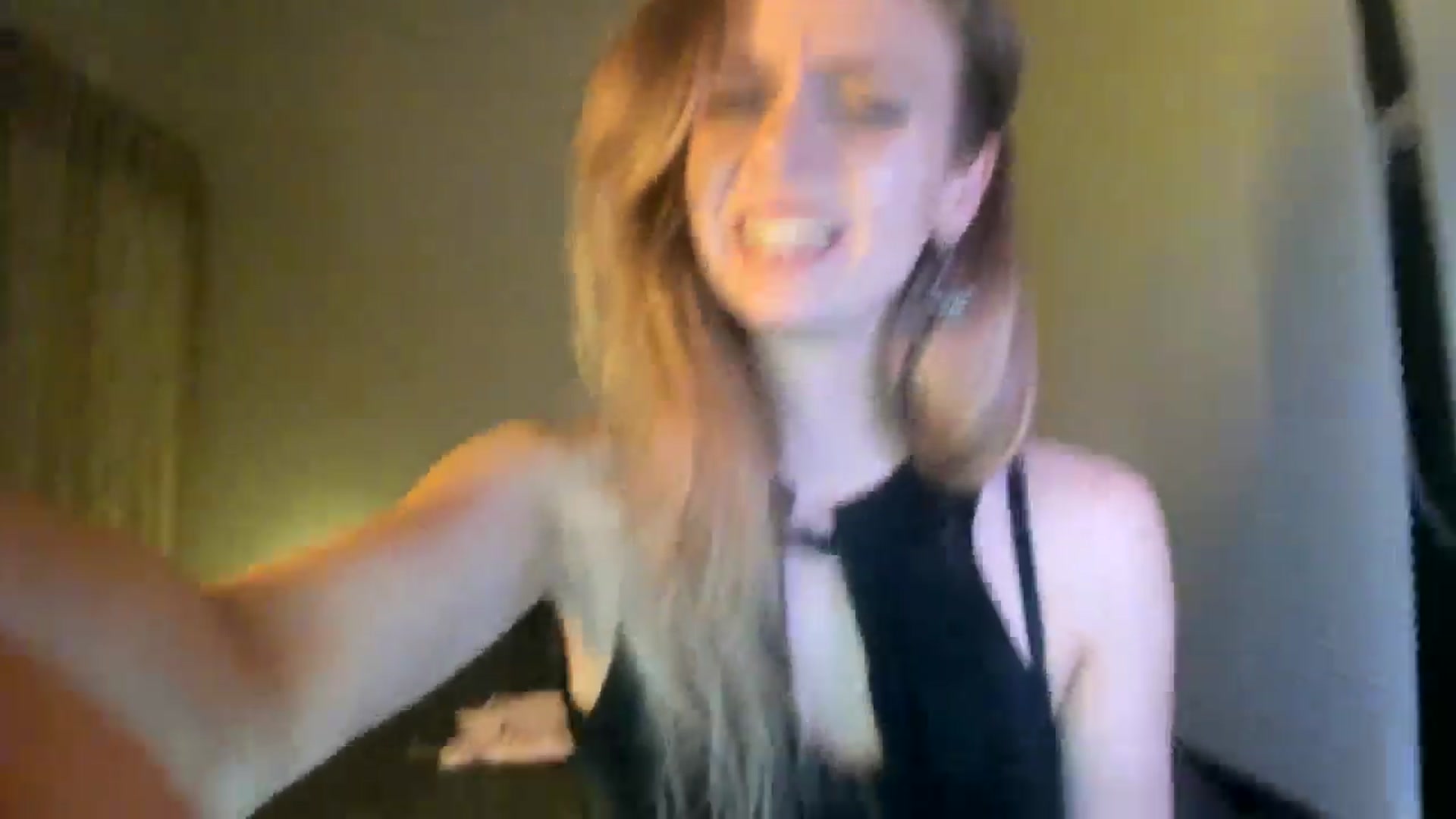 Gallery image thumbnail from muffinmoon's myfreecams stream on, 07/07/2024, 07:11 image 8 of 20
