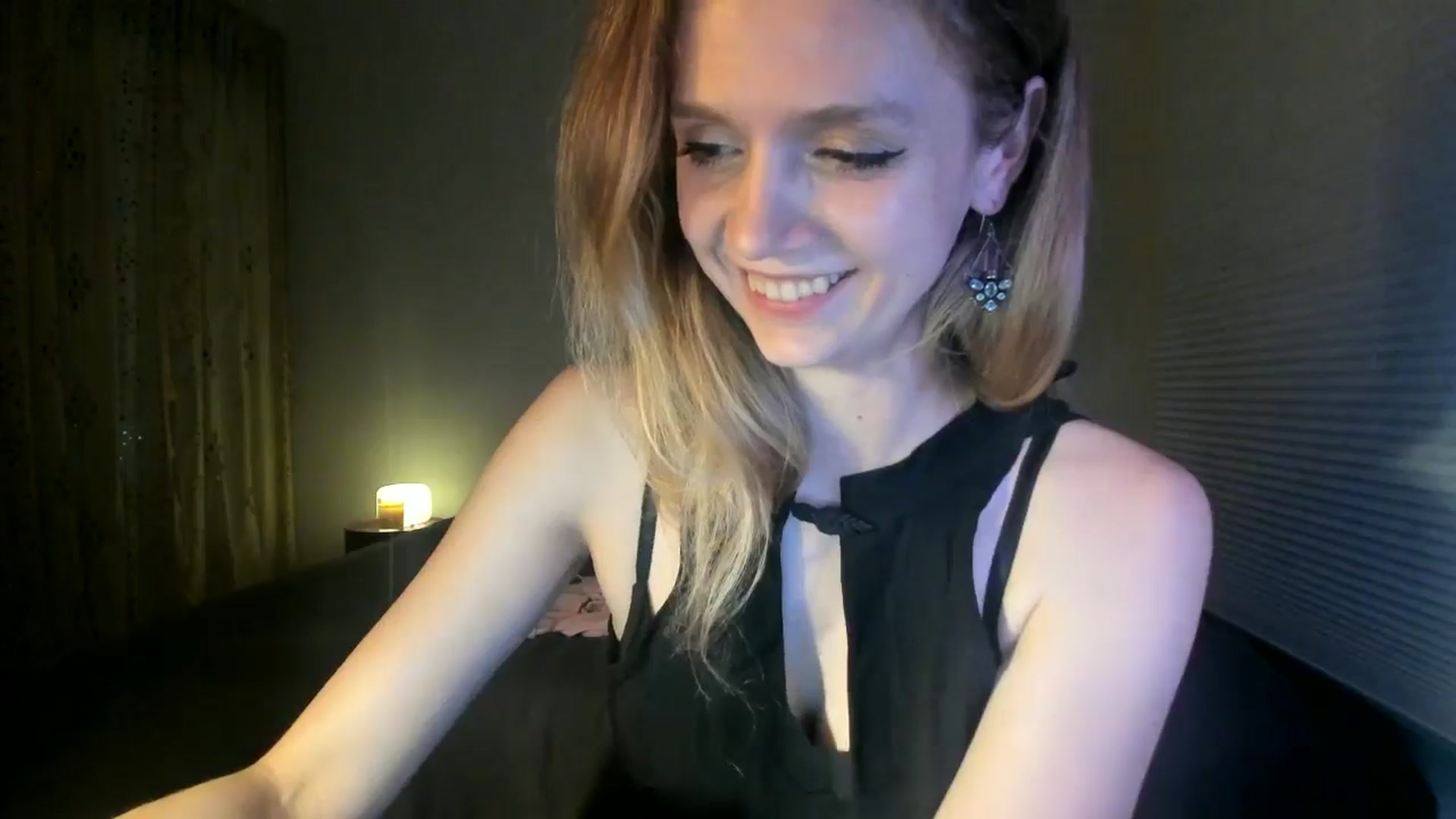 Gallery image thumbnail from muffinmoon's myfreecams stream on, 07/07/2024, 07:11 image 6 of 20