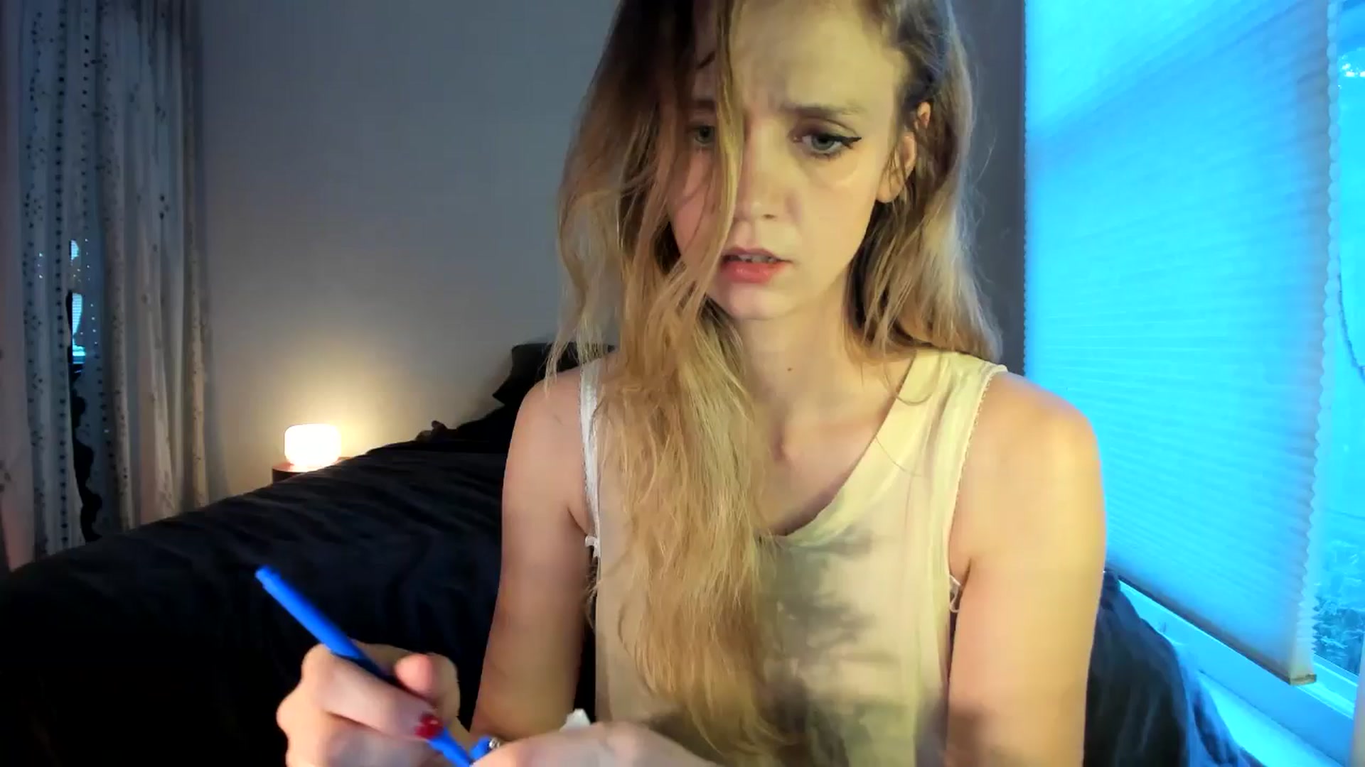 Gallery image thumbnail from muffinmoon's myfreecams stream on, 07/17/2024, 03:50 image 9 of 20