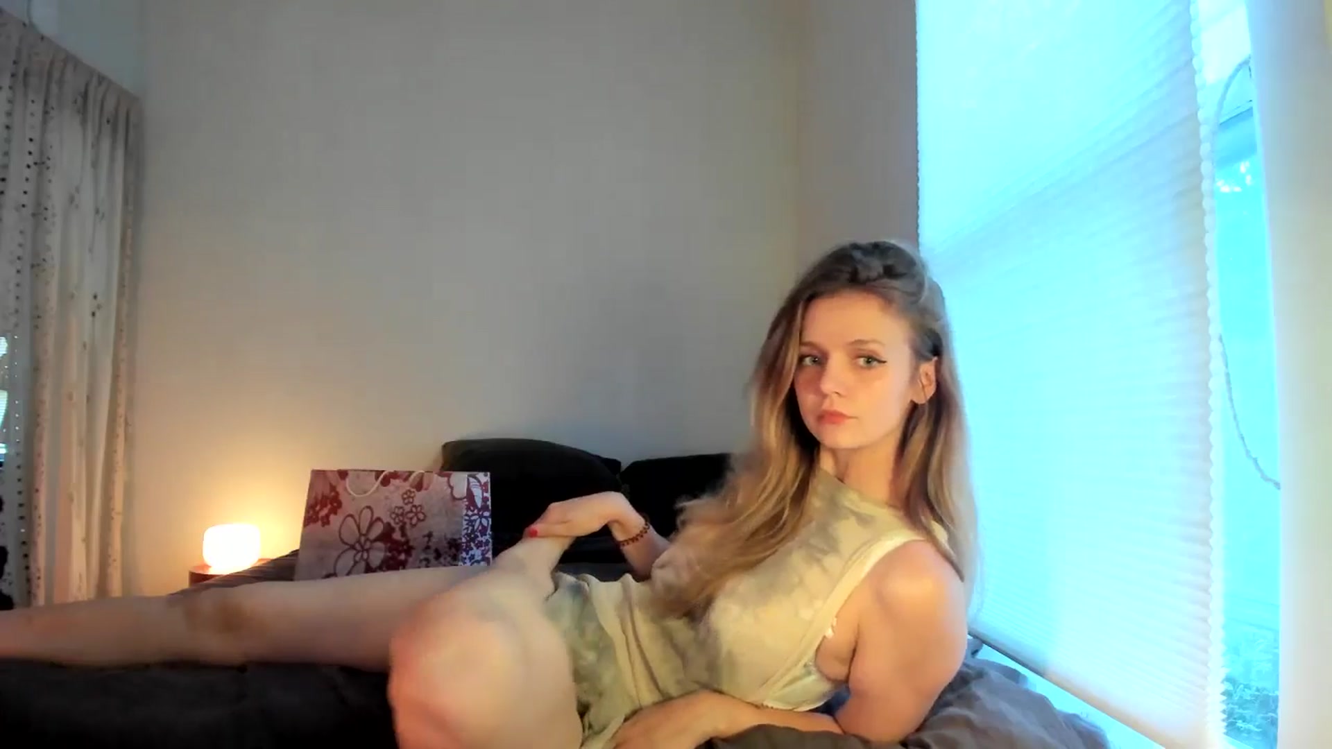 Gallery image thumbnail from muffinmoon's myfreecams stream on, 07/17/2024, 03:50 image 5 of 20
