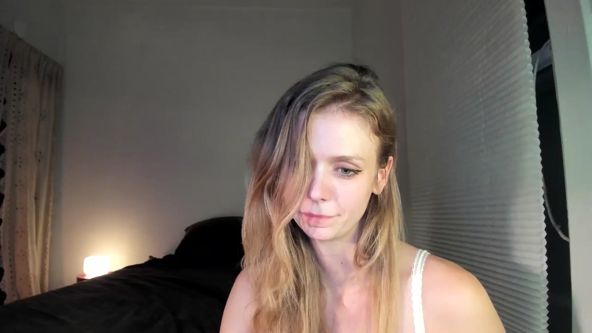 Gallery image thumbnail from muffinmoon's myfreecams stream on, 07/17/2024, 06:32 image 12 of 20