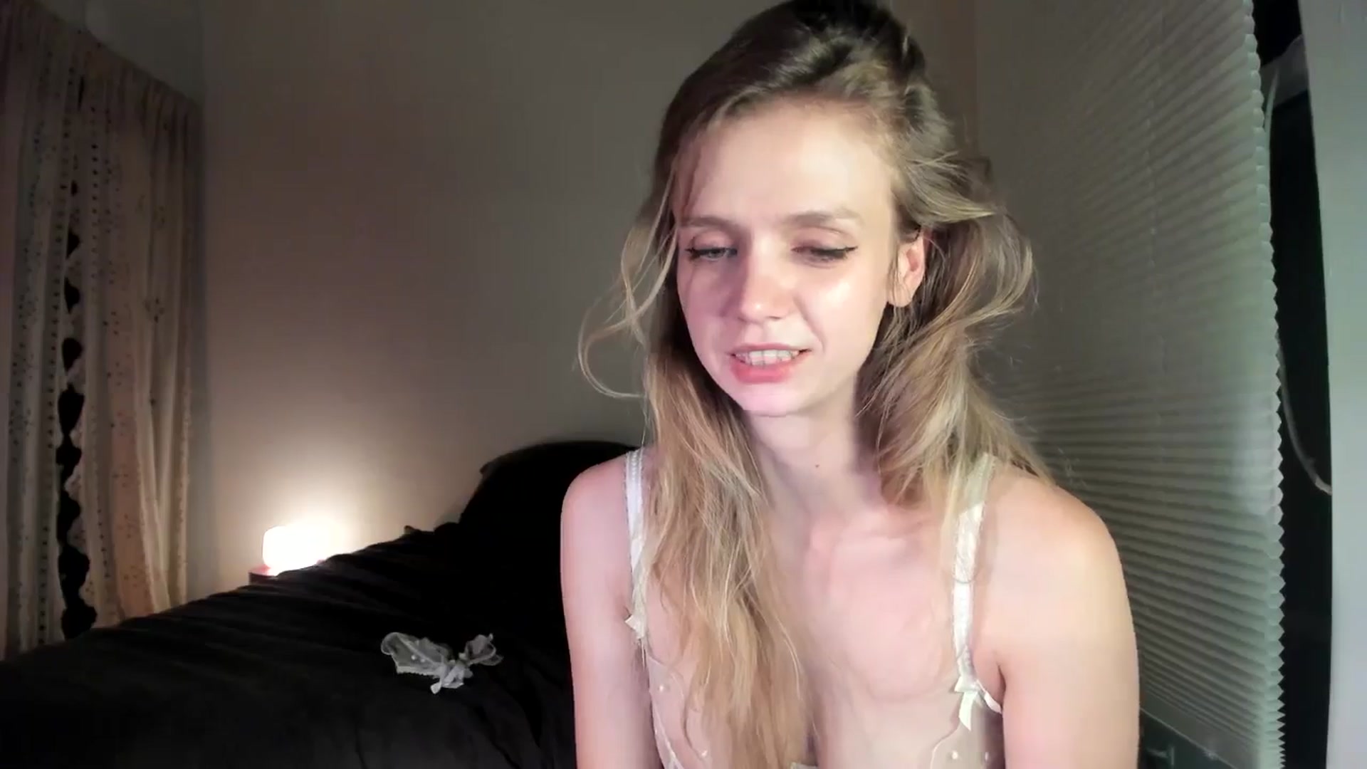 Gallery image thumbnail from muffinmoon's myfreecams stream on, 07/17/2024, 06:32 image 19 of 20