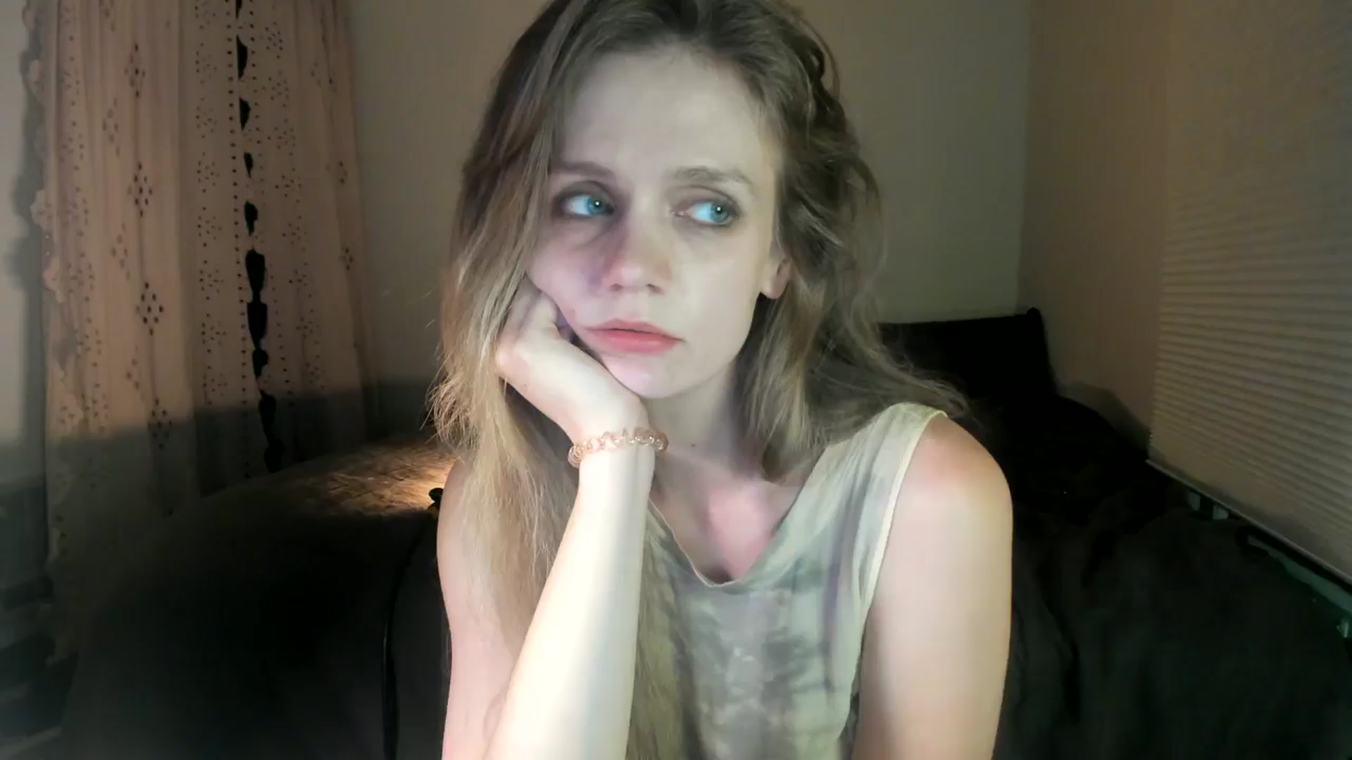 Gallery image thumbnail from muffinmoon's myfreecams stream on, 07/18/2024, 06:57 image 7 of 20