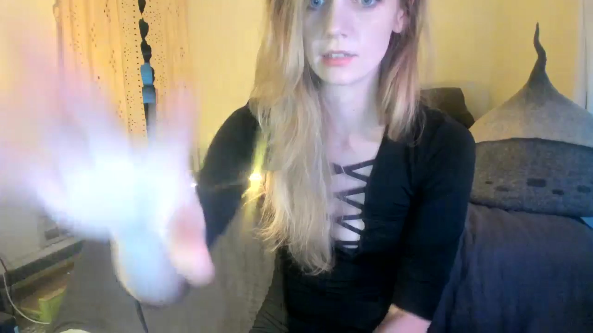 Gallery image thumbnail from muffinmoon's myfreecams stream on, 07/25/2024, 03:49 image 20 of 20