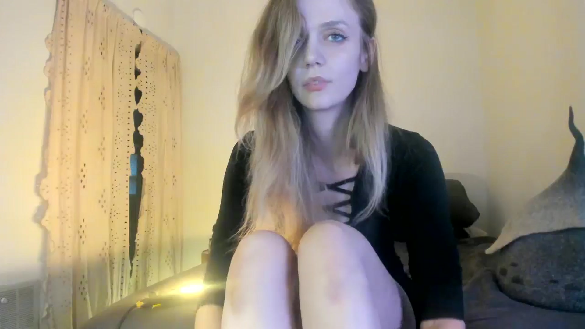 Gallery image thumbnail from muffinmoon's myfreecams stream on, 07/25/2024, 03:49 image 18 of 20