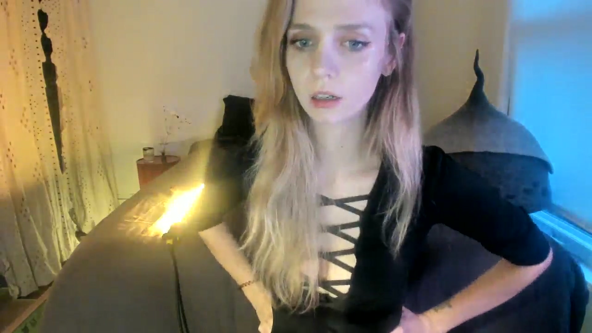 Gallery image thumbnail from muffinmoon's myfreecams stream on, 07/25/2024, 03:49 image 11 of 20