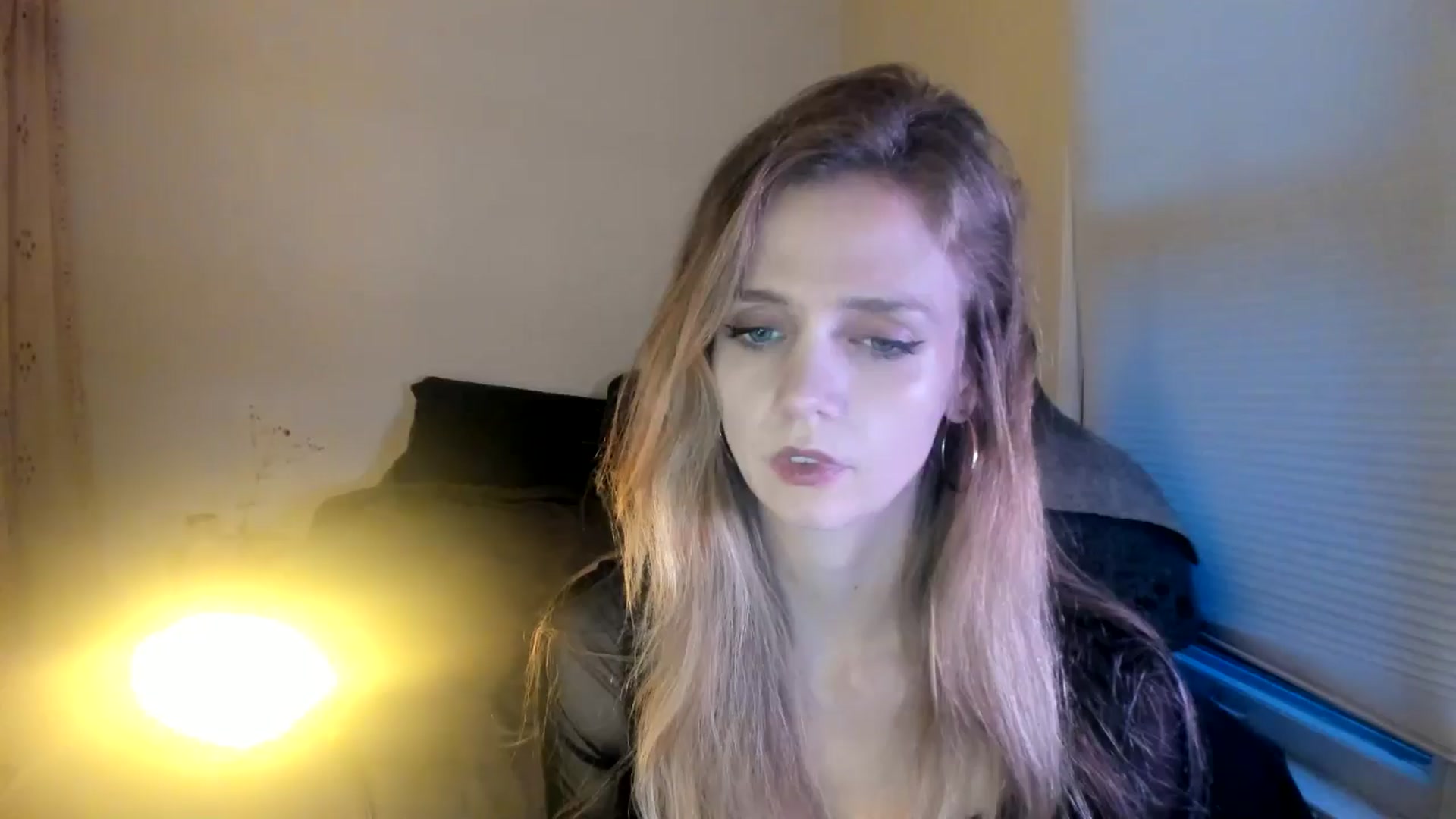 Gallery image thumbnail from muffinmoon's myfreecams stream on, 07/25/2024, 05:04 image 1 of 20