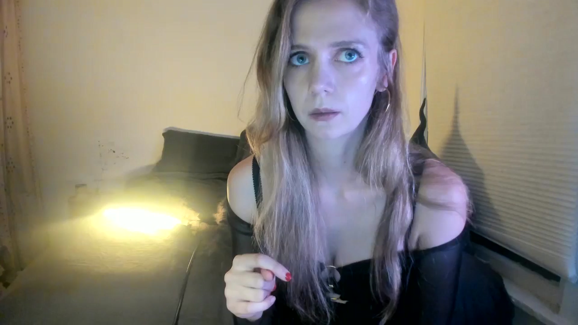 Gallery image thumbnail from muffinmoon's myfreecams stream on, 07/25/2024, 05:04 image 19 of 20