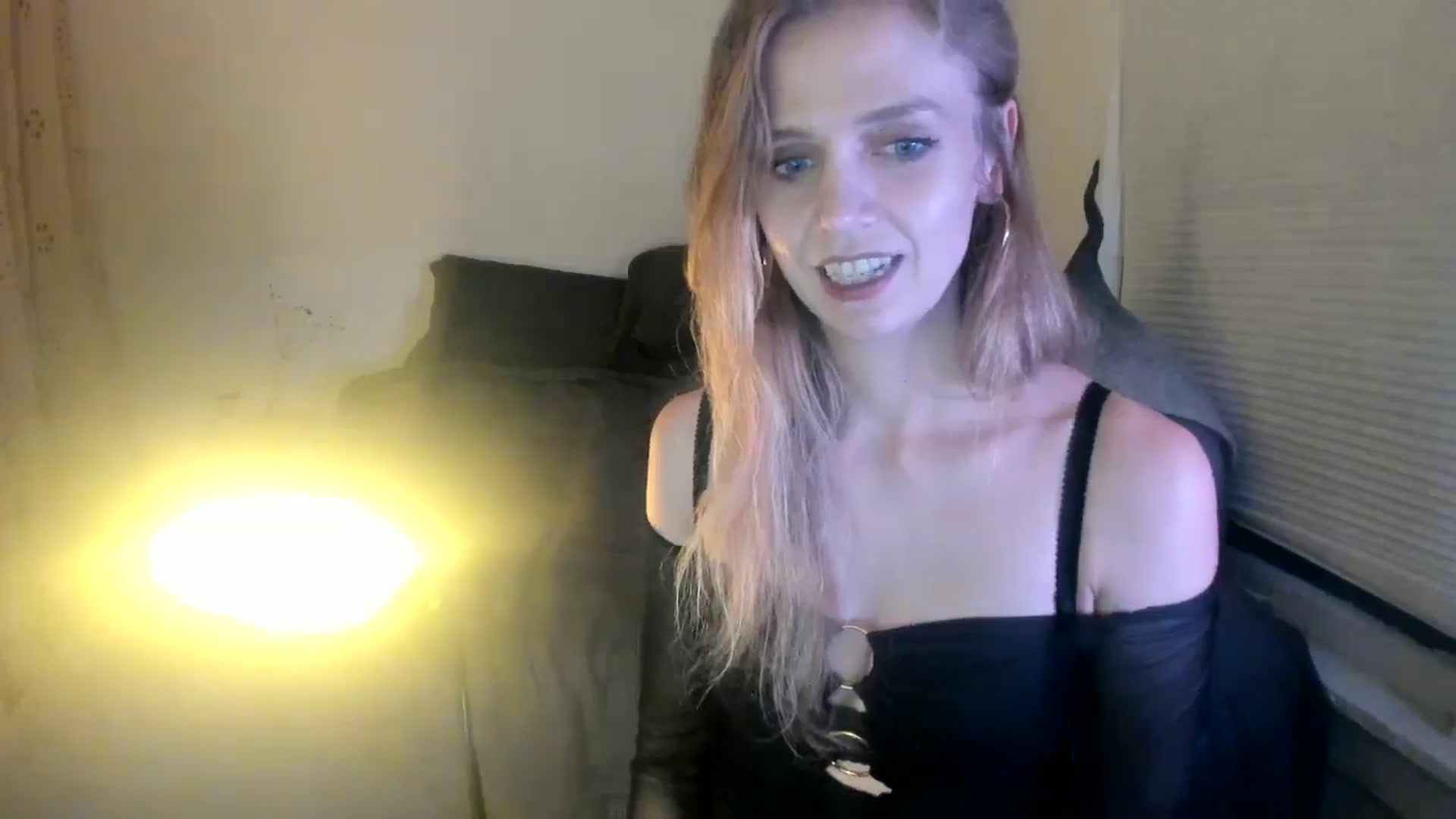 Gallery image thumbnail from muffinmoon's myfreecams stream on, 07/25/2024, 05:04 image 10 of 20