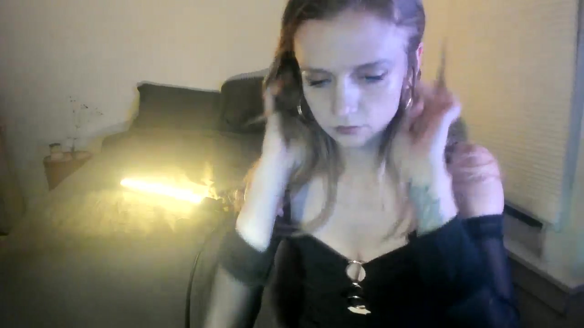 Gallery image thumbnail from muffinmoon's myfreecams stream on, 07/25/2024, 06:13 image 17 of 20