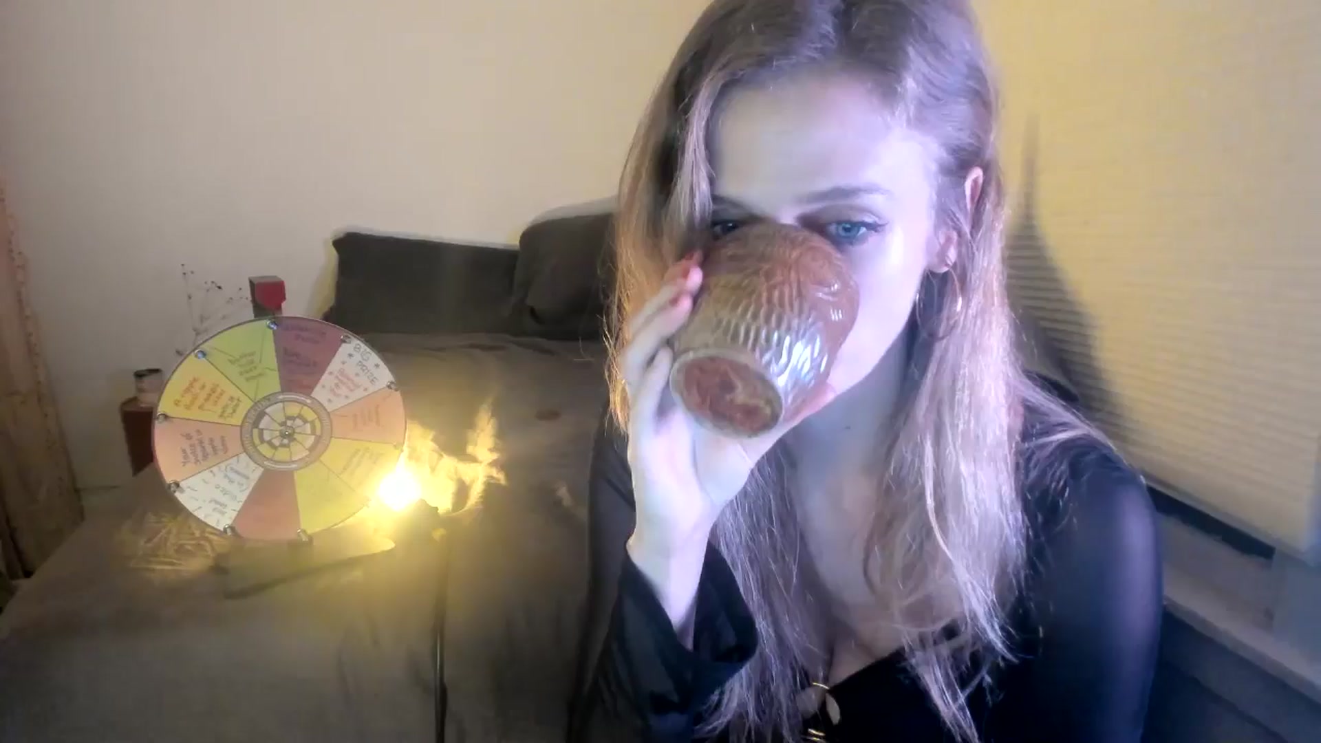 Gallery image thumbnail from muffinmoon's myfreecams stream on, 07/25/2024, 07:33 image 7 of 20