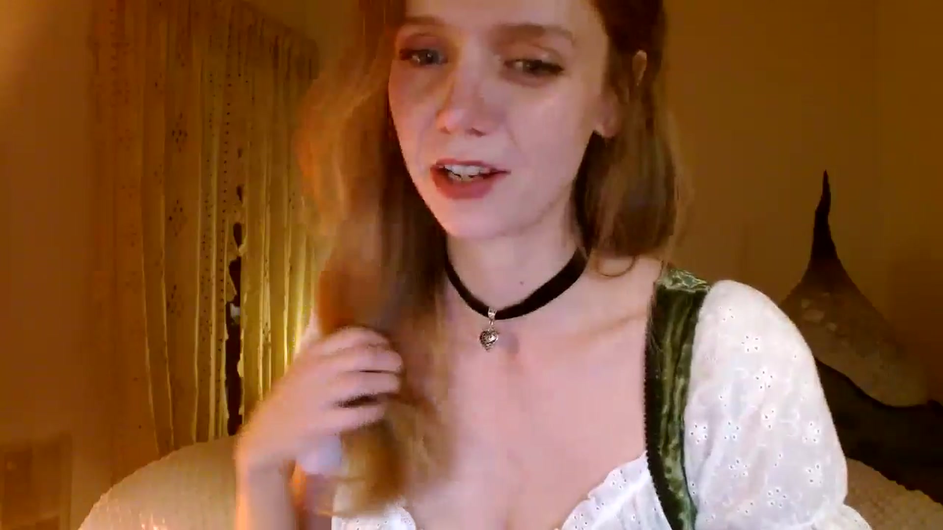 Gallery image thumbnail from muffinmoon's myfreecams stream on, 10/27/2024, 05:32 image 6 of 20