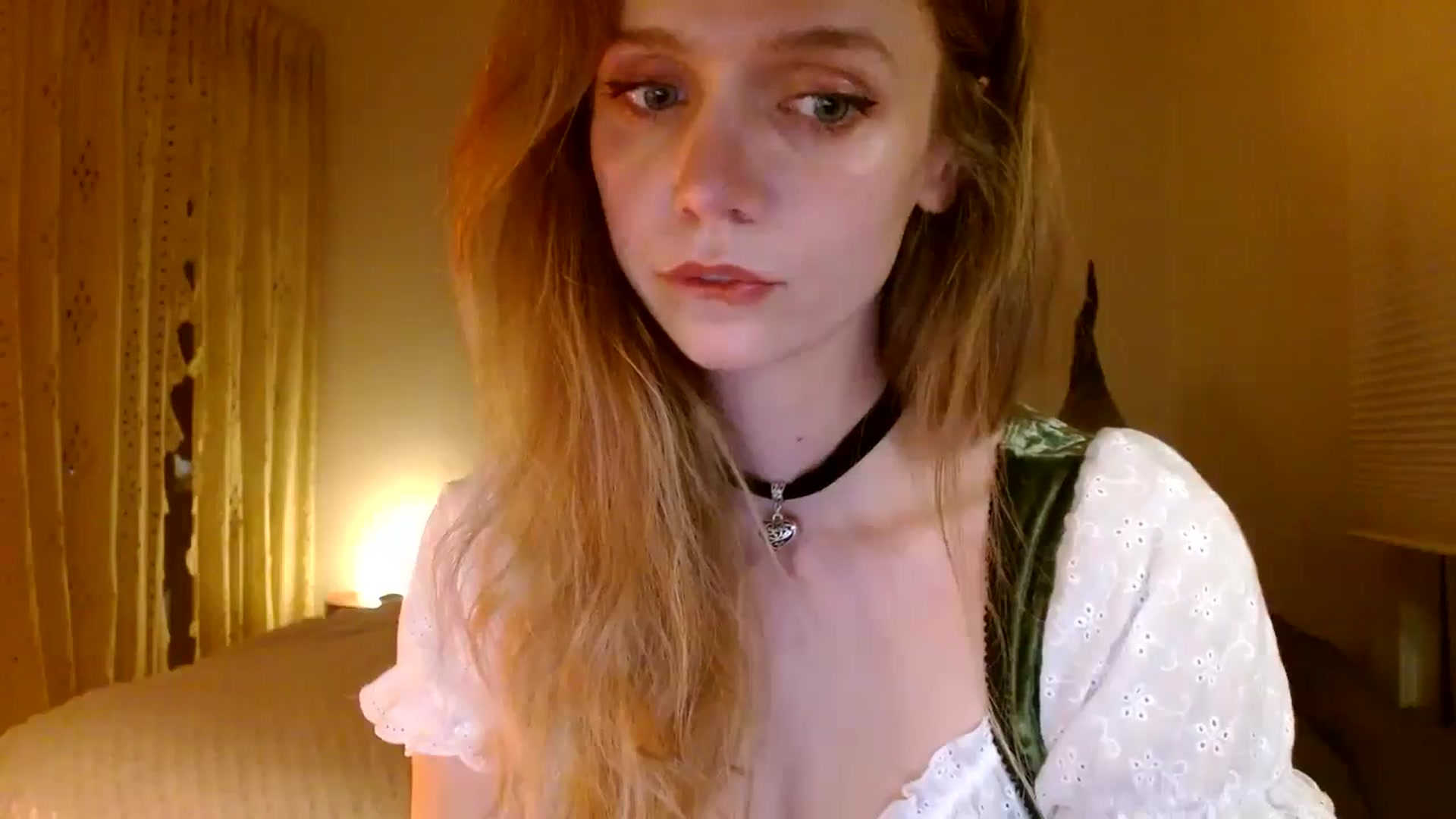 Gallery image thumbnail from muffinmoon's myfreecams stream on, 10/27/2024, 05:32 image 18 of 20