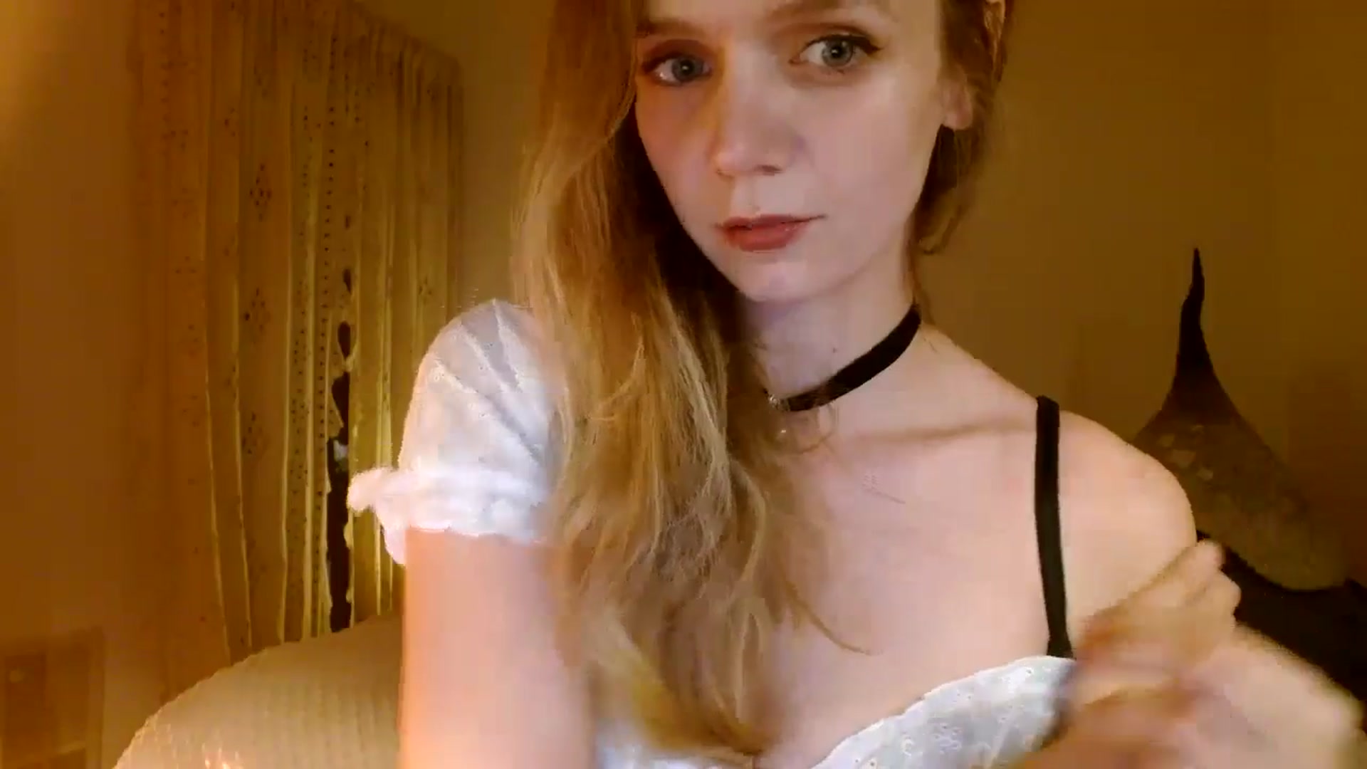 Gallery image thumbnail from muffinmoon's myfreecams stream on, 10/27/2024, 05:32 image 5 of 20