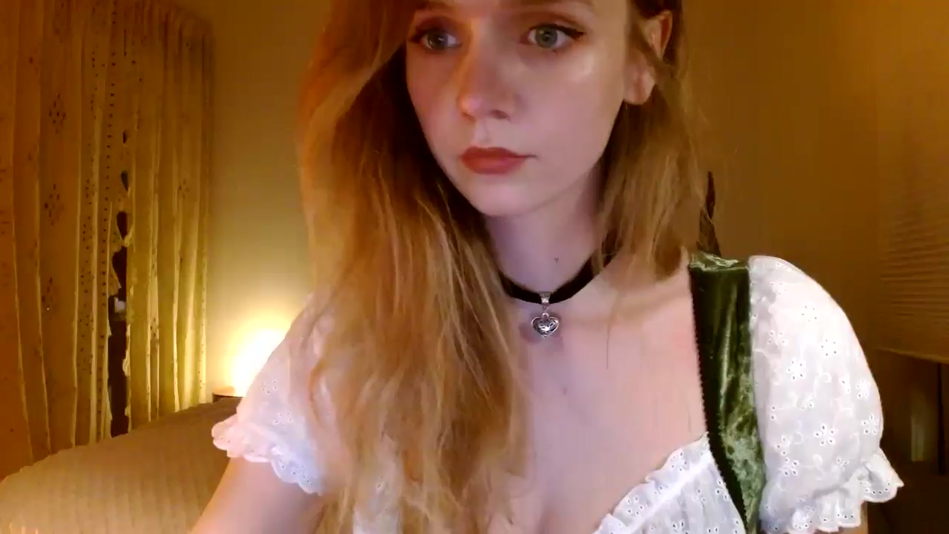 Gallery image thumbnail from muffinmoon's myfreecams stream on, 10/27/2024, 05:32 image 19 of 20