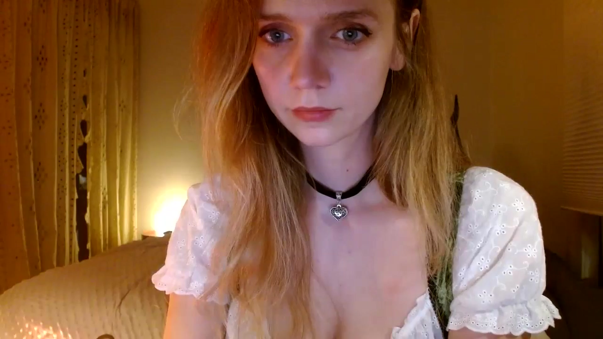 Gallery image thumbnail from muffinmoon's myfreecams stream on, 10/27/2024, 06:28 image 6 of 20