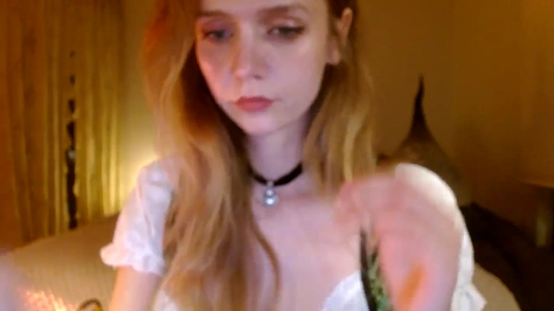 Gallery image thumbnail from muffinmoon's myfreecams stream on, 10/27/2024, 06:28 image 3 of 20