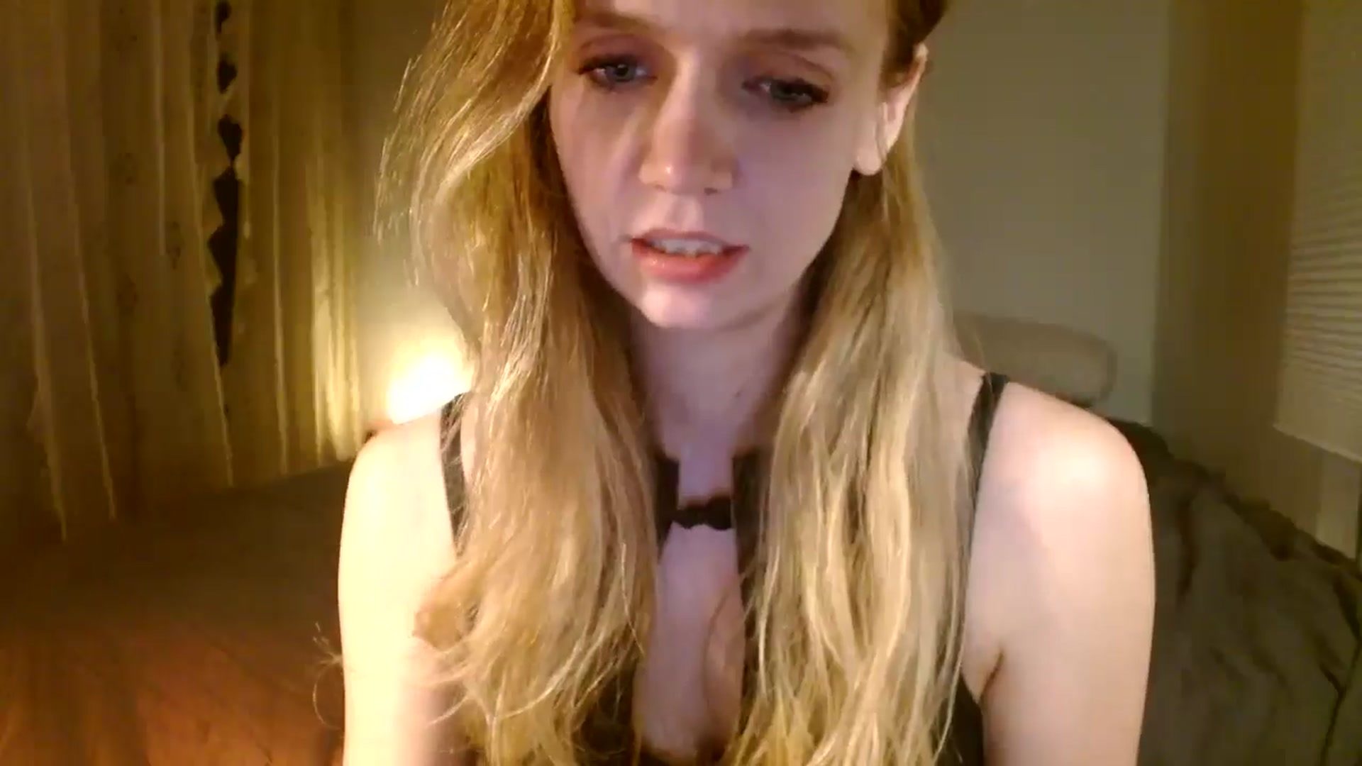 Gallery image thumbnail from muffinmoon's myfreecams stream on, 10/28/2024, 03:34 image 20 of 20