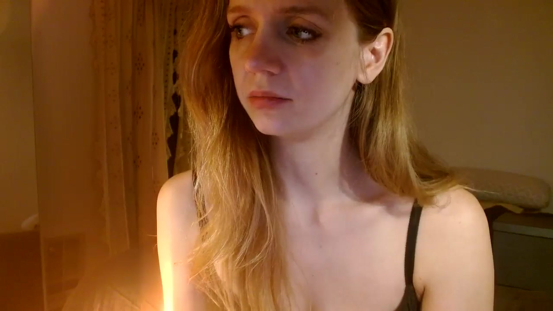Gallery image thumbnail from muffinmoon's myfreecams stream on, 10/28/2024, 03:34 image 10 of 20