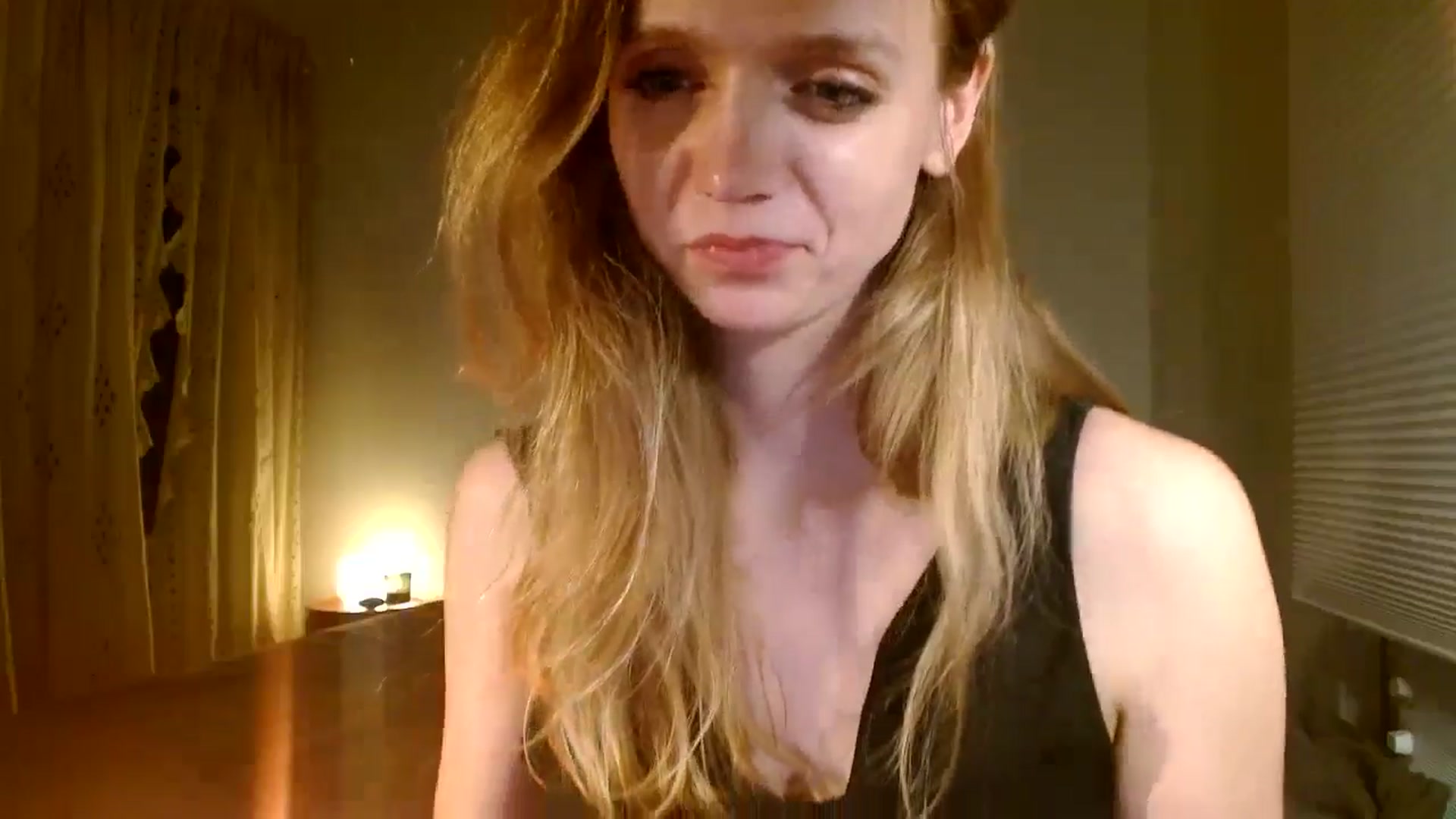 Gallery image thumbnail from muffinmoon's myfreecams stream on, 10/28/2024, 03:34 image 15 of 20