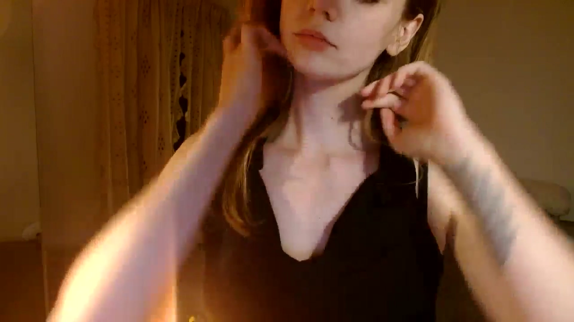 Gallery image thumbnail from muffinmoon's myfreecams stream on, 10/28/2024, 03:34 image 9 of 20
