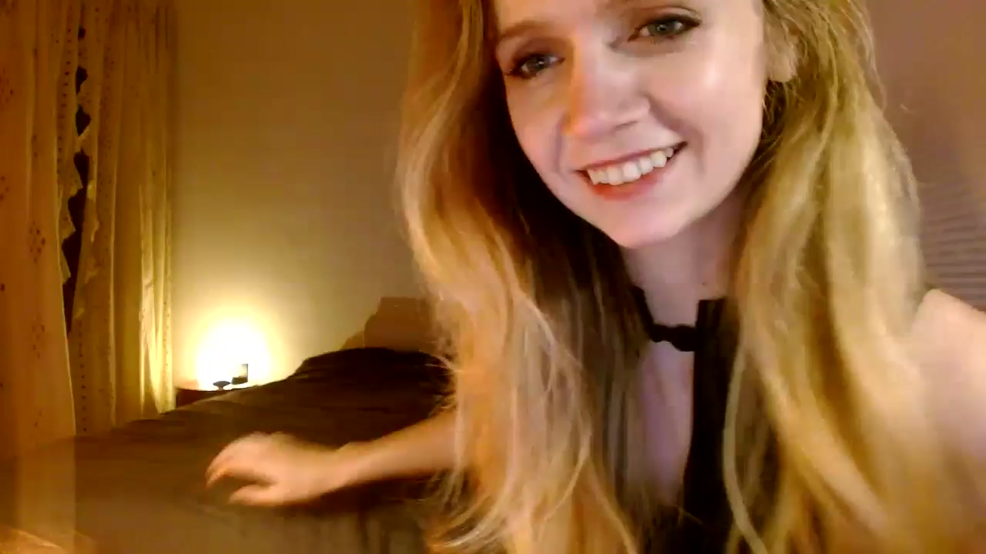 Gallery image thumbnail from muffinmoon's myfreecams stream on, 10/28/2024, 03:34 image 1 of 20