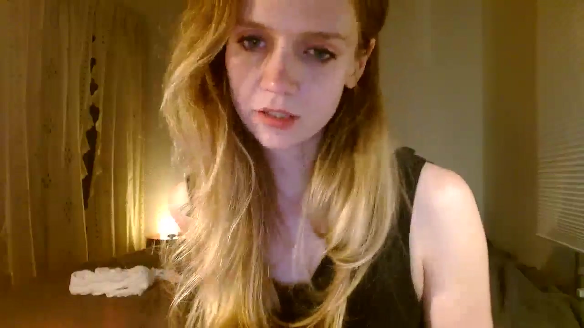 Gallery image thumbnail from muffinmoon's myfreecams stream on, 10/28/2024, 04:04 image 10 of 20