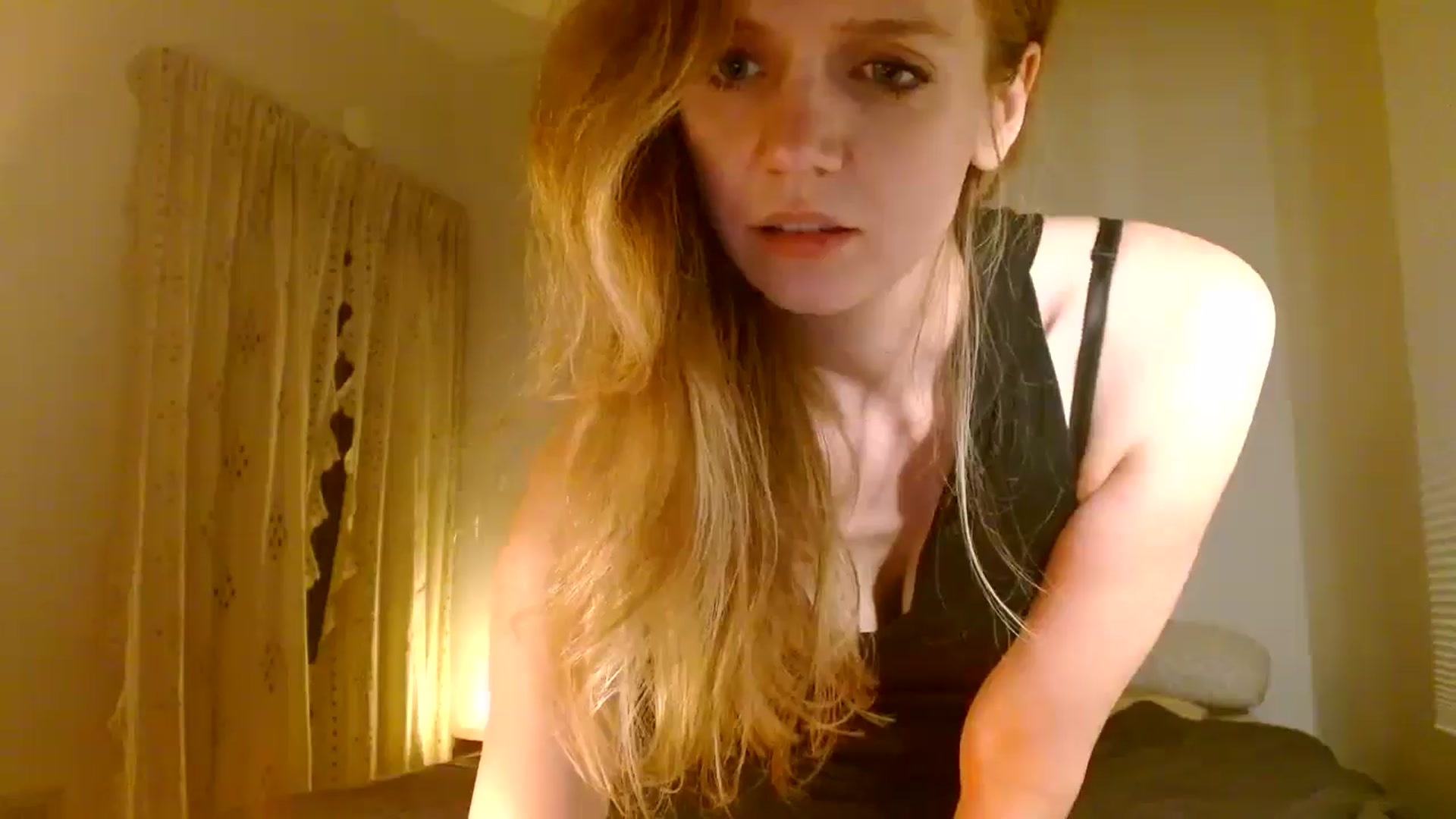 Gallery image thumbnail from muffinmoon's myfreecams stream on, 10/28/2024, 04:04 image 2 of 20