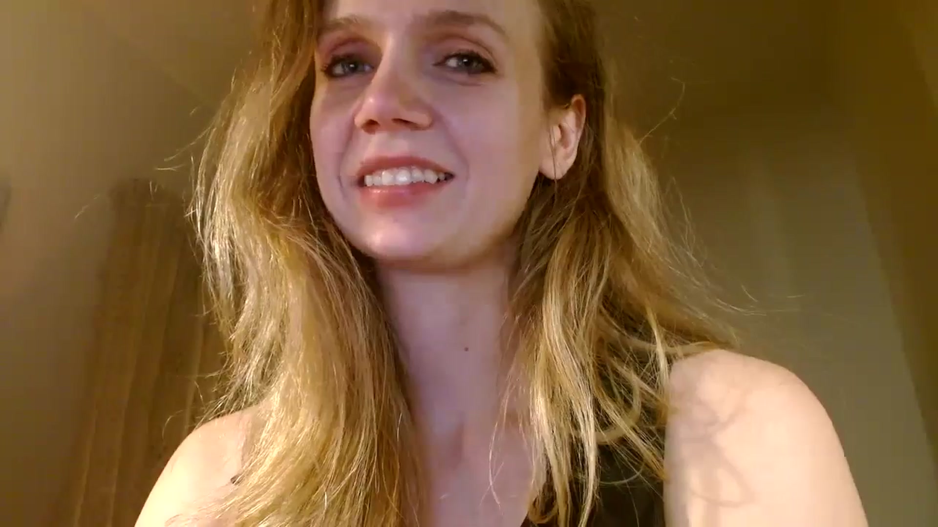Gallery image thumbnail from muffinmoon's myfreecams stream on, 10/28/2024, 04:04 image 20 of 20
