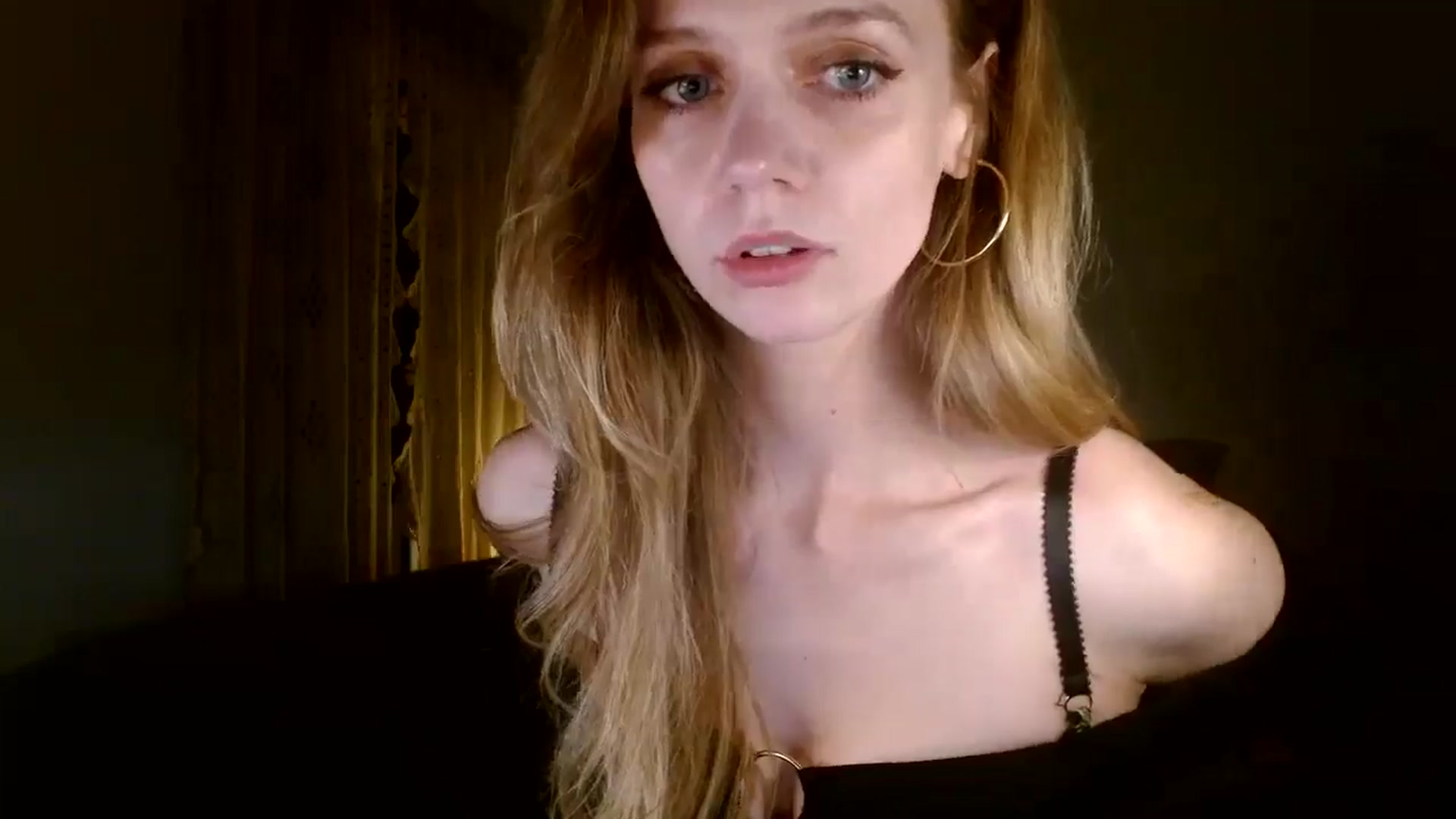 Gallery image thumbnail from muffinmoon's myfreecams stream on, 12/06/2024, 04:32 image 13 of 20